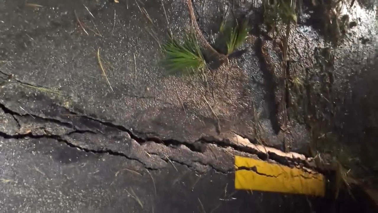 Lâm Đồng: Sạt lở đèo D'Ran trên QL20, cấm lưu thông 2 chiều - Ảnh 4. Lâm Đồng: Sạt lở đèo D'Ran trên QL20, cấm lưu thông 2 chiều - Ảnh 4.