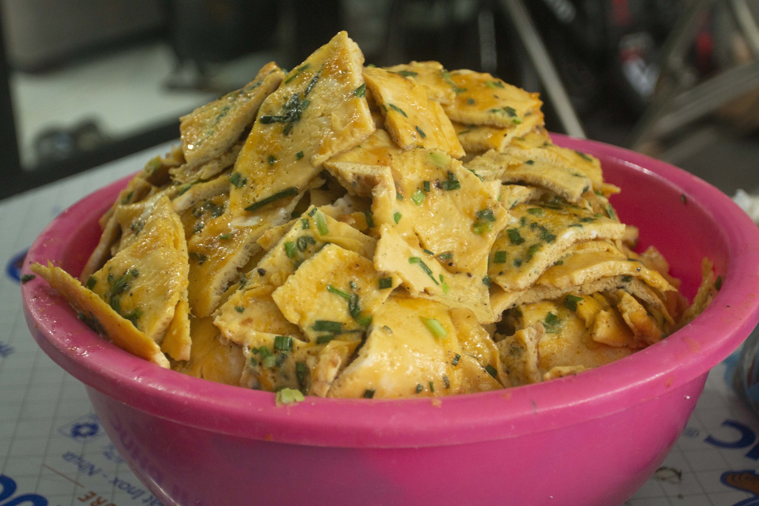 Thịt kho, chả trứng, rau xào... cùng ân tình người Quảng Trị gửi vào vùng lũ Huế- Ảnh 3. Thịt kho, chả trứng, rau xào... cùng ân tình người Quảng Trị gửi vào vùng lũ Huế- Ảnh 3.