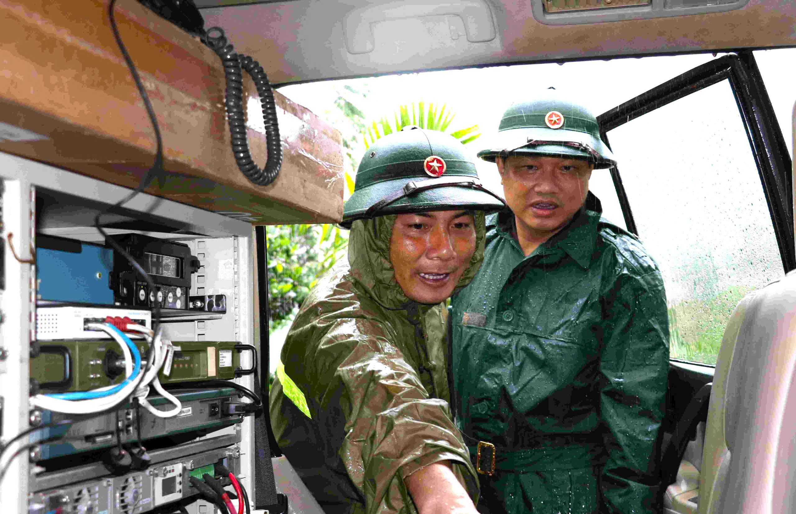 Đà Nẵng: 6 người chết, 4 người mất tích do mưa lũ - Ảnh 1.