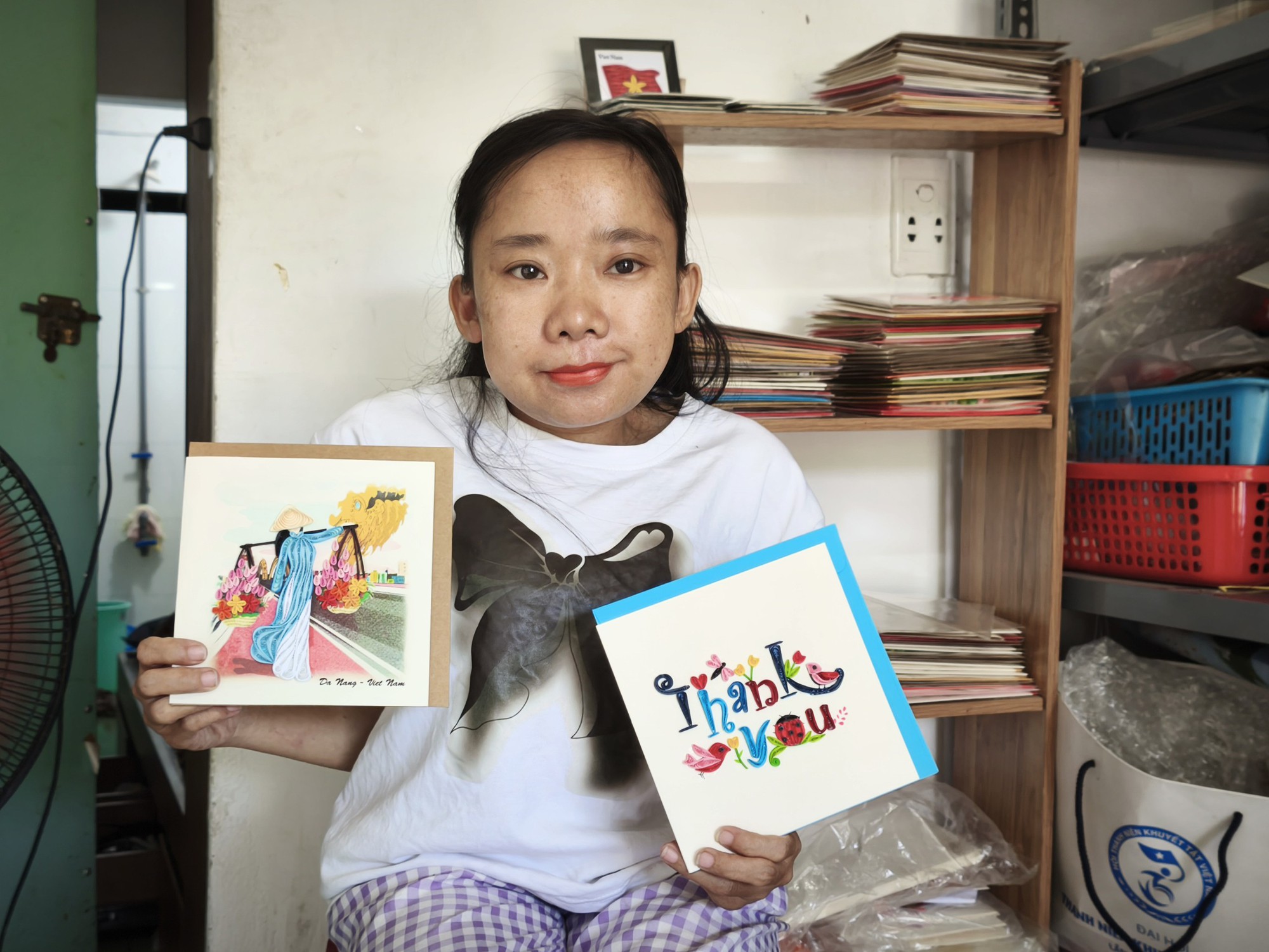 Tranh giấy xoắn của 'cô gái tí hon'- Ảnh 2. Tranh giấy xoắn của 'cô gái tí hon'- Ảnh 2.