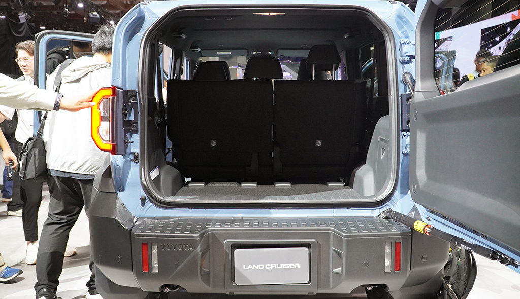 Toyota Land Cruiser FJ xuất hiện tại Japan Mobility Show 2025, chốt ng&agrave;y về Việt Nam - Ảnh 10.