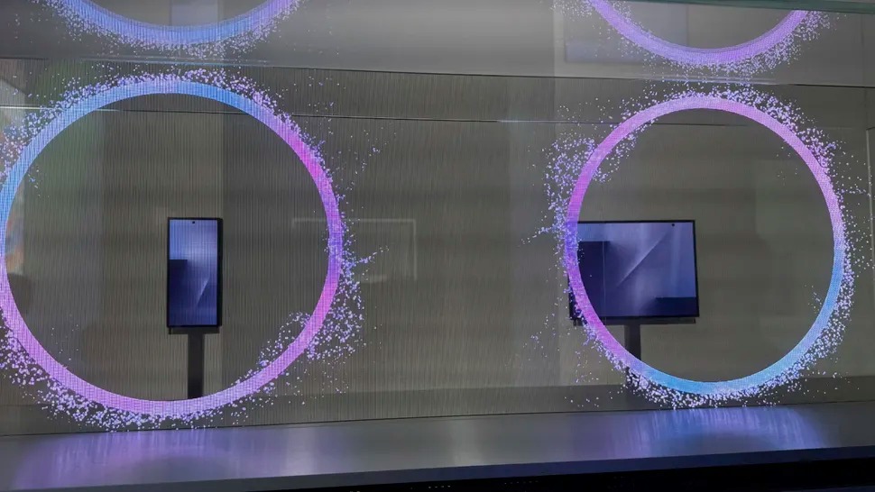 Lộ diện điện thoại Galaxy gập ba của Samsung - Ảnh 1.