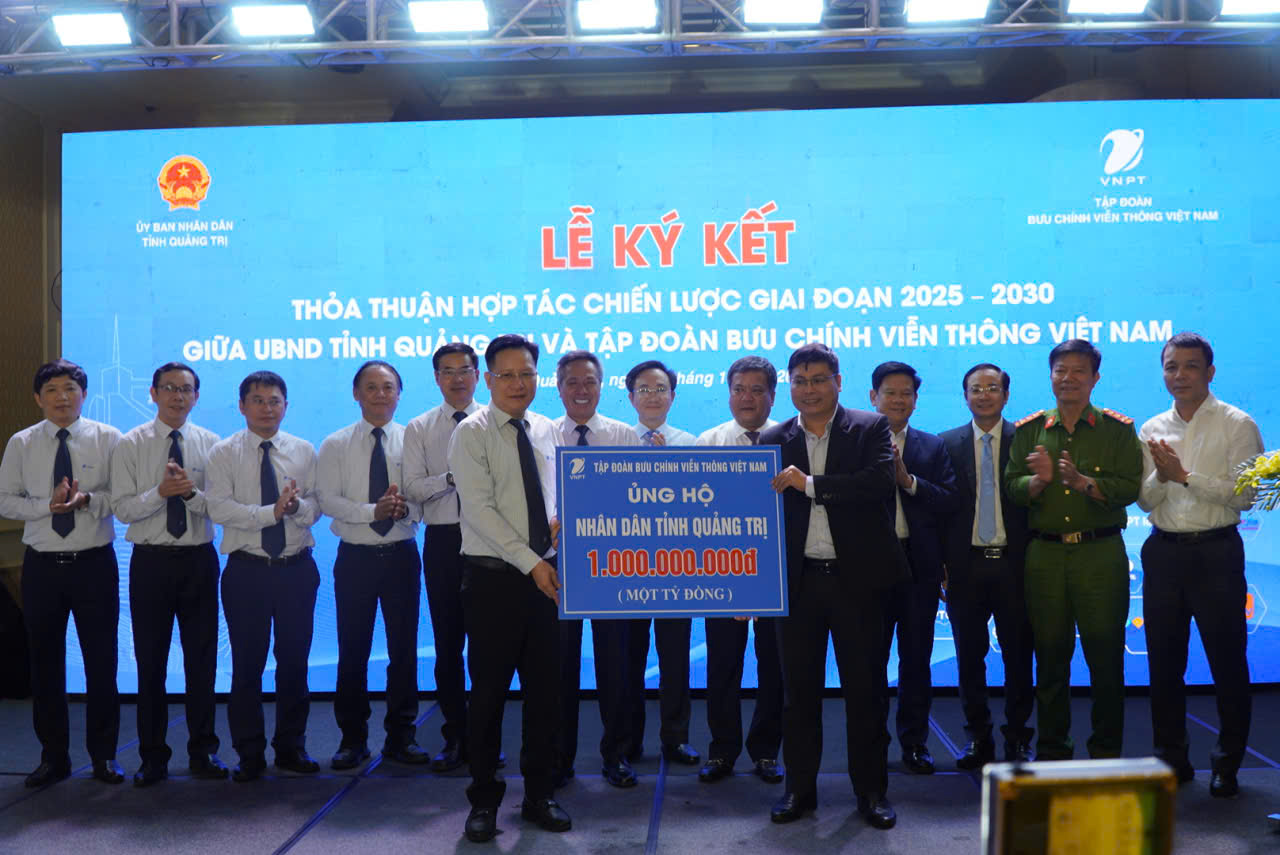 ‘Tập đoàn VNPT sẵn sàng cho Quảng Trị thuê máy, phần mềm, đào tạo để gỡ 'khó' hành chính công’- Ảnh 4. ‘Tập đoàn VNPT sẵn sàng cho Quảng Trị thuê máy, phần mềm, đào tạo để gỡ 'khó' hành chính công’- Ảnh 4.