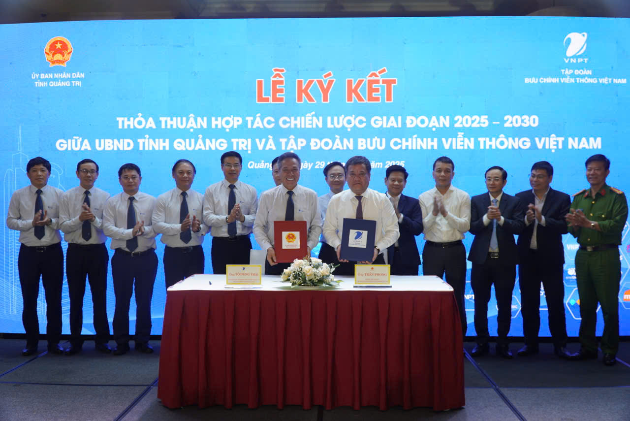 ‘Tập đoàn VNPT sẵn sàng cho Quảng Trị thuê máy, phần mềm, đào tạo để gỡ 'khó' hành chính công’- Ảnh 1. ‘Tập đoàn VNPT sẵn sàng cho Quảng Trị thuê máy, phần mềm, đào tạo để gỡ 'khó' hành chính công’- Ảnh 1.