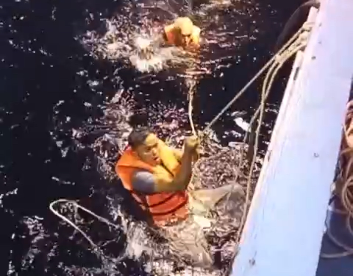 Đắk Lắk: Xác minh vụ ngư dân trình báo tàu cá bị tấn công gần Trường Sa - Ảnh 2.