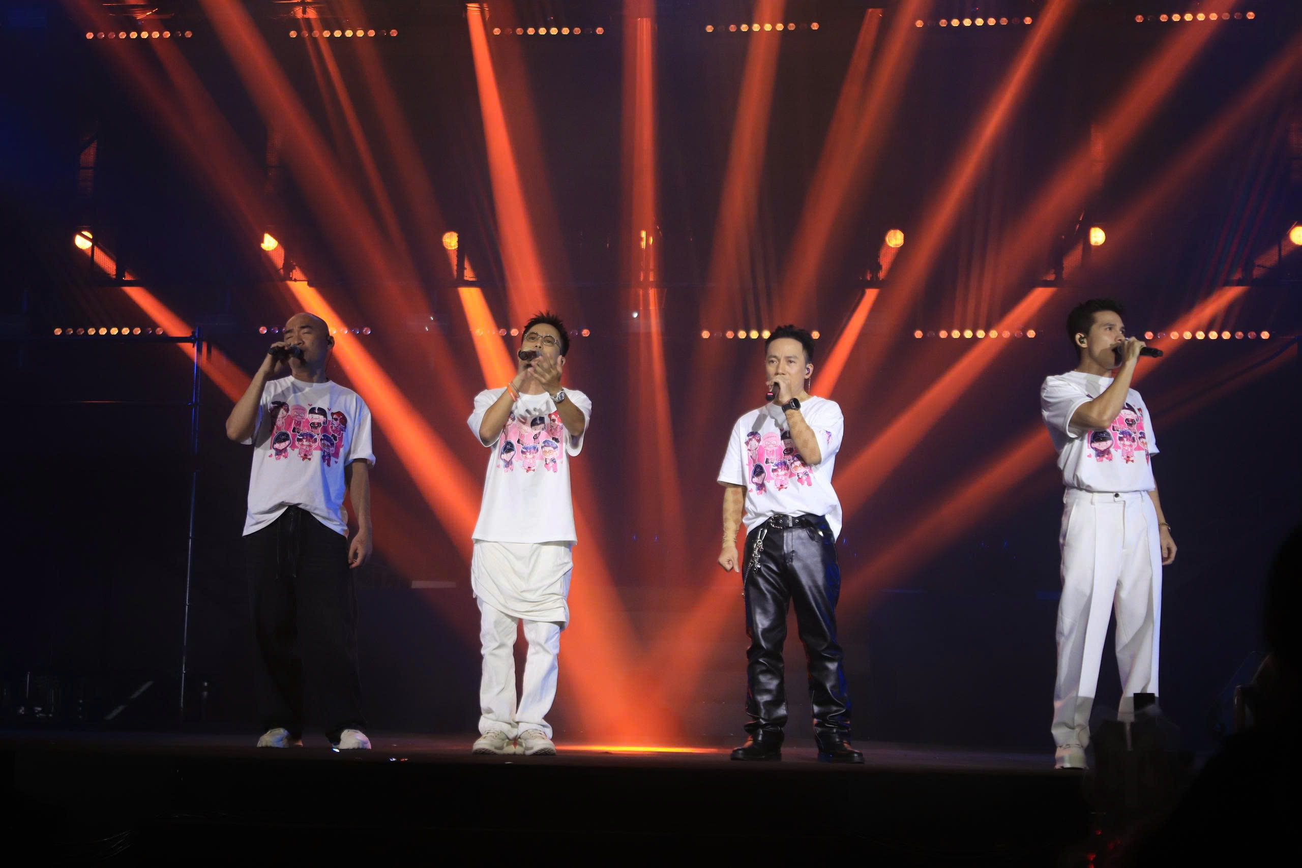 Dàn 'anh tài' tổ chức đêm nhạc, góp gần 1 tỉ đồng khắc phục bão lũ- Ảnh 1.