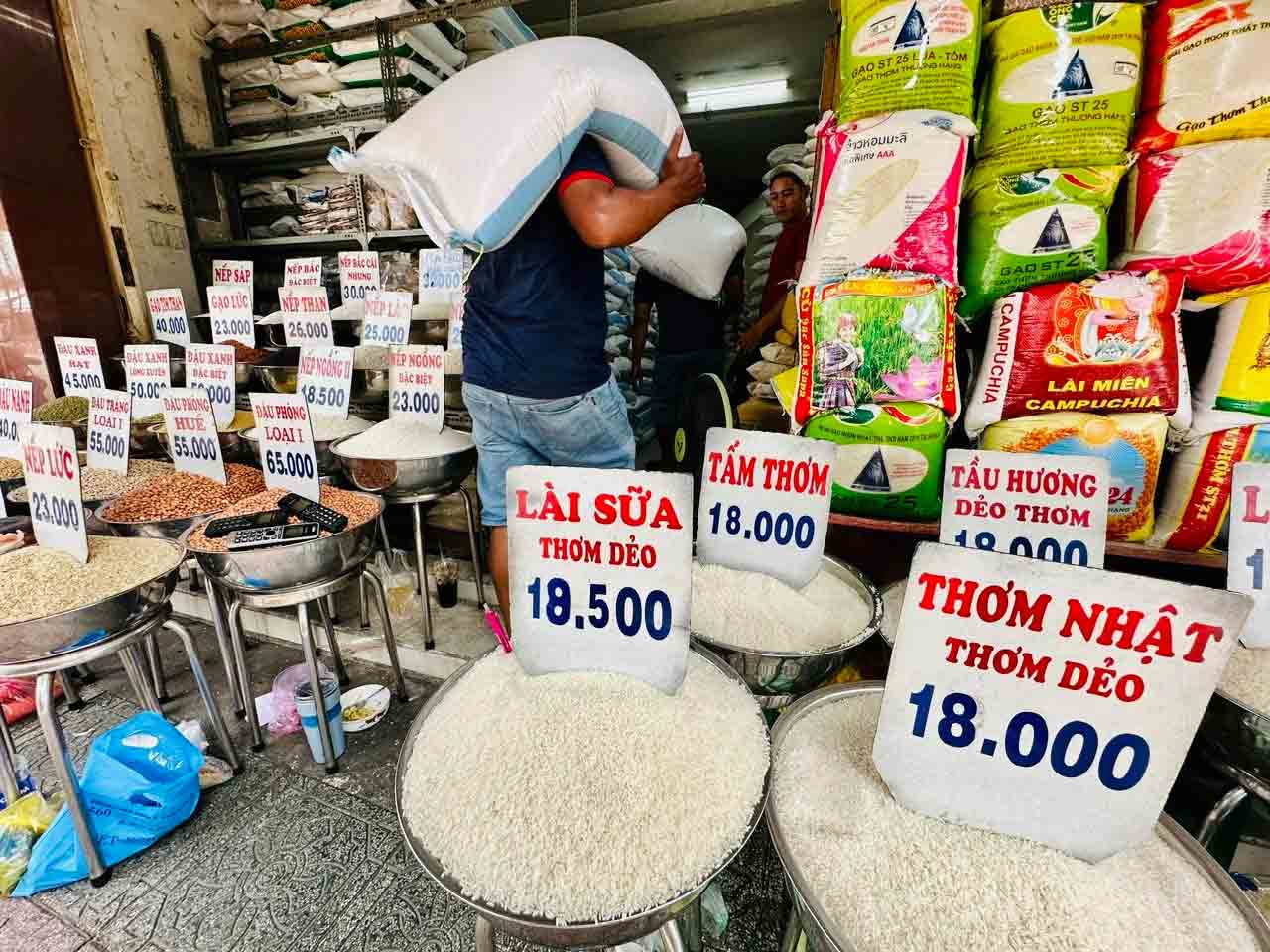 Việt Nam chi 1,5 tỉ USD nhập gạo, có đáng lo?- Ảnh 1.