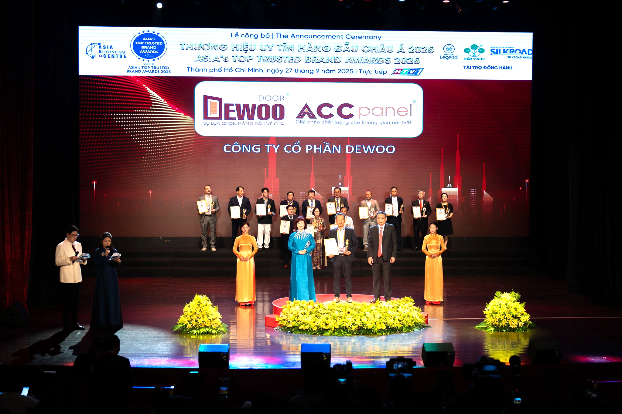 DEWOO Group được vinh danh Top 100 Thương hiệu Uy tín Hàng đầu Châu Á 2025 - Ảnh 1.