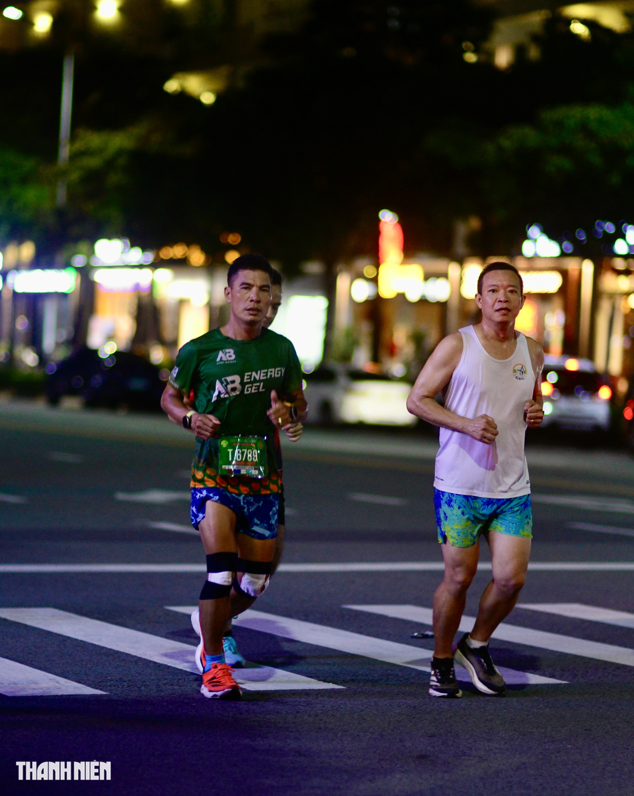 Ảnh đẹp tr&ecirc;n h&agrave;nh tr&igrave;nh chạy bộ 310 km trong hơn 56 tiếng của 'Trường đi&ecirc;n' - Ảnh 13.