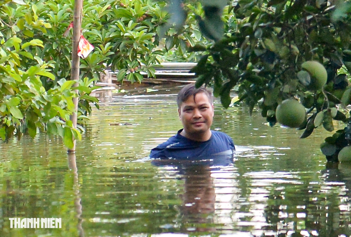 H&igrave;nh ảnh x&oacute;m nhỏ H&agrave; Nội nước vẫn ngập tới cổ sau 4 ng&agrave;y - Ảnh 9.