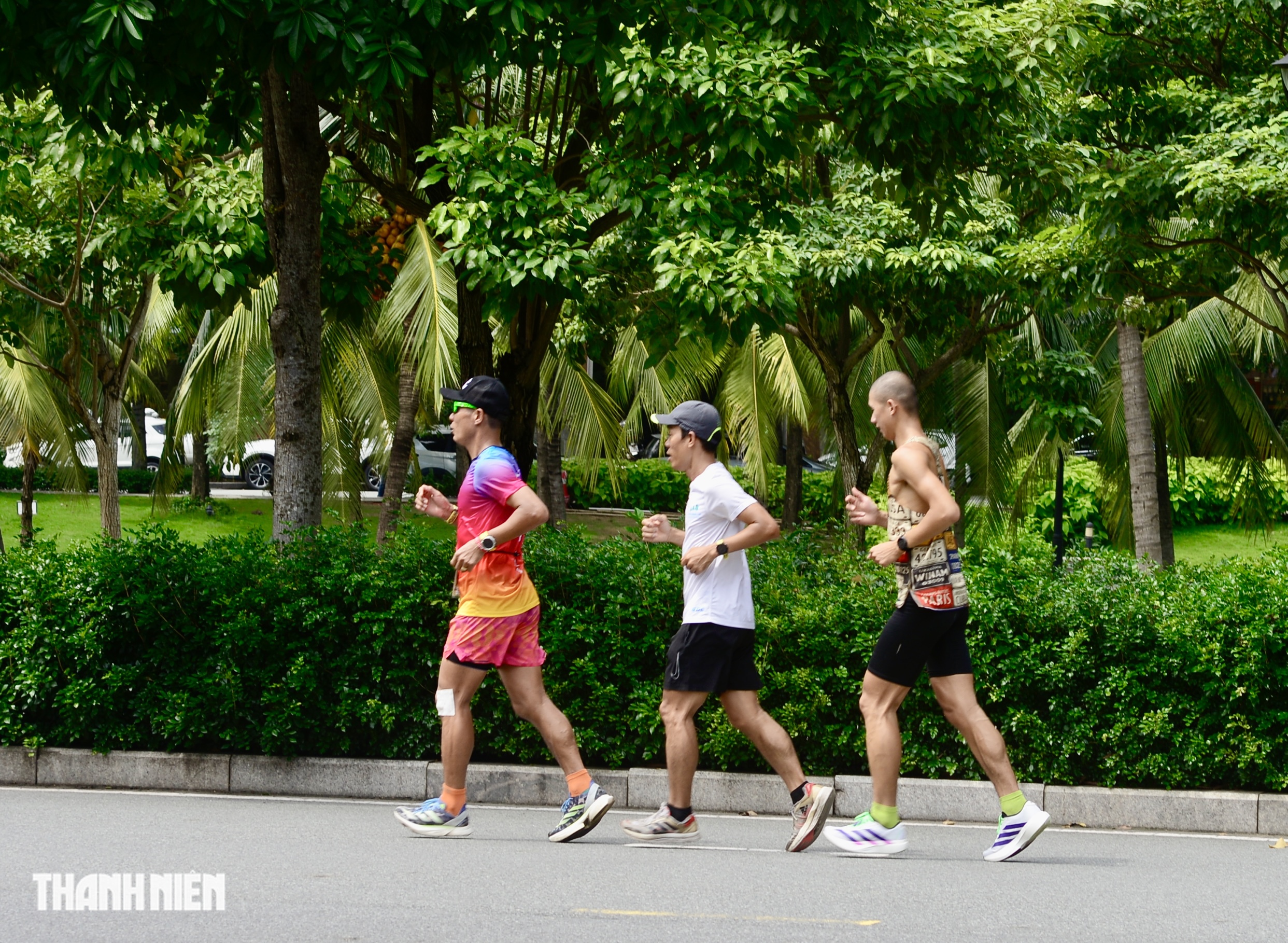 Ảnh đẹp tr&ecirc;n h&agrave;nh tr&igrave;nh chạy bộ 310 km trong hơn 56 tiếng của 'Trường đi&ecirc;n' - Ảnh 8.