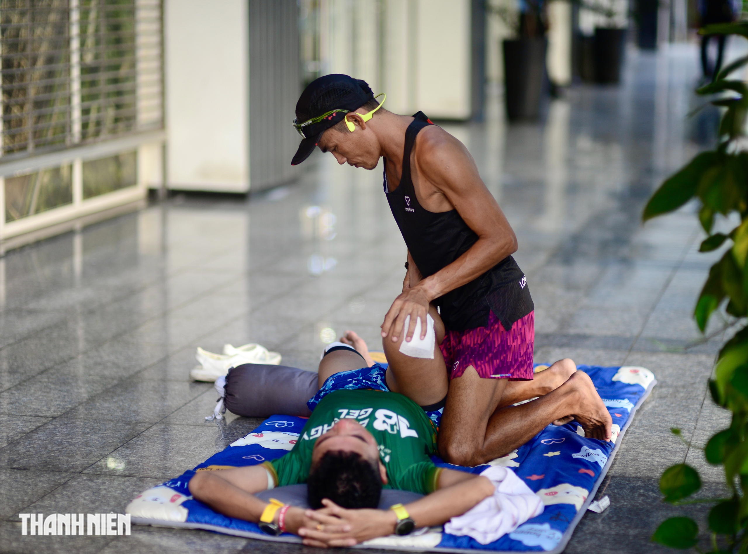 Ảnh đẹp tr&ecirc;n h&agrave;nh tr&igrave;nh chạy bộ 310 km trong hơn 56 tiếng của 'Trường đi&ecirc;n' - Ảnh 6.
