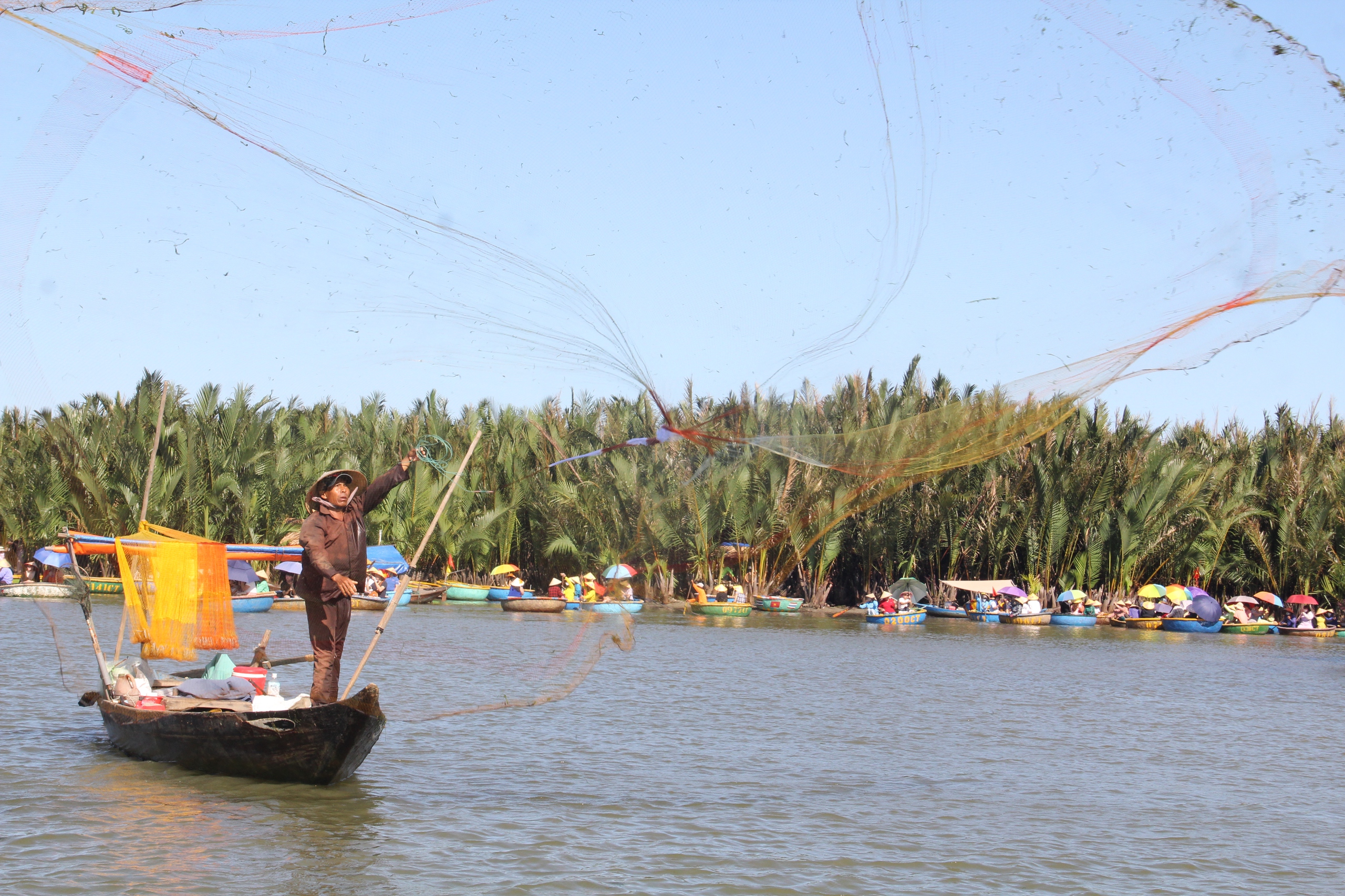 តើអ្វីធ្វើឱ្យ Cam Thanh ជាប់ចំណាត់ថ្នាក់ទី 20 នៅក្នុងភូមិដ៏ស្រស់ស្អាតបំផុតនៅលើពិភពលោក? - រូបថត ២. Điều gì khiến Cẩm Thanh xếp thứ 20 trong top những ngôi làng đẹp nhất thế giới?- Ảnh 2.