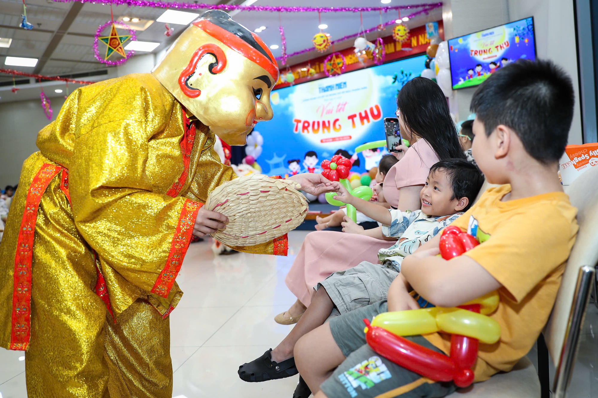 'Trung thu vui nhất m&agrave; em từng biết'- Ảnh 3.