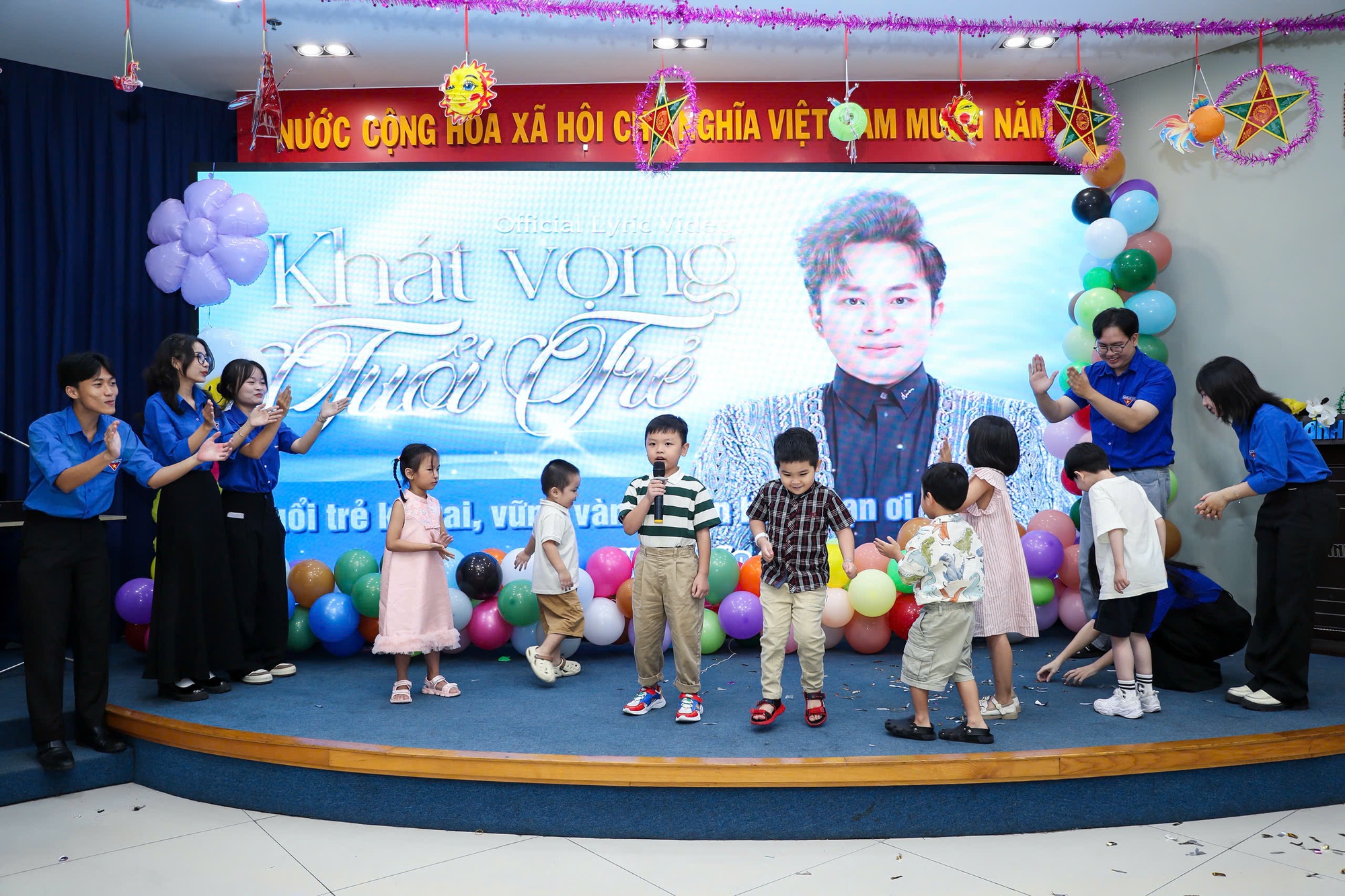 'Trung thu vui nhất m&agrave; em từng biết'- Ảnh 5.