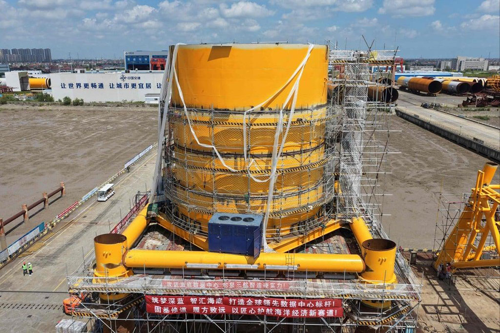 Trung Quốc phát triển trung tâm dữ liệu dưới biển để tiết kiệm năng lượng hiệu quả - Ảnh 1.