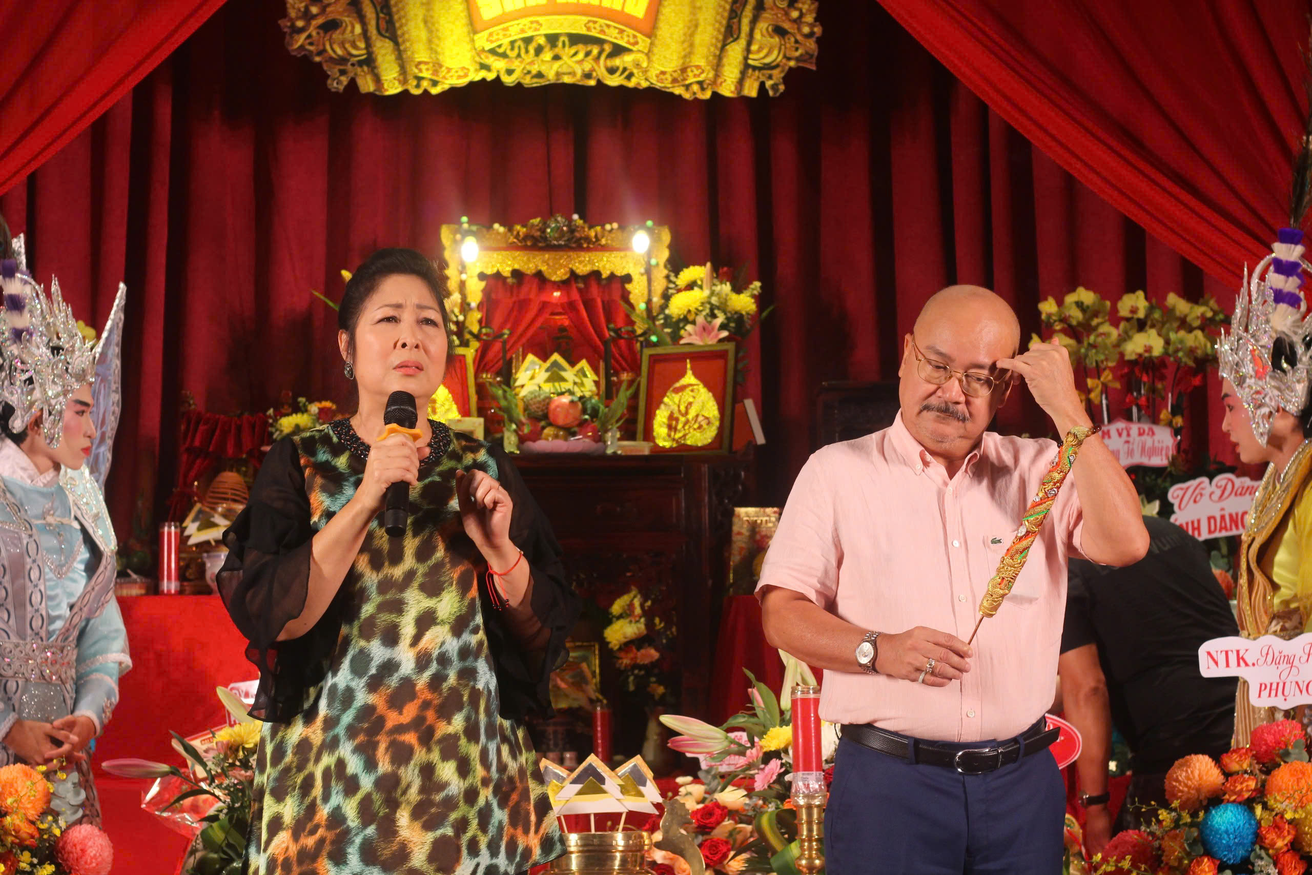 Quyền Linh dẫn con gái xinh n…