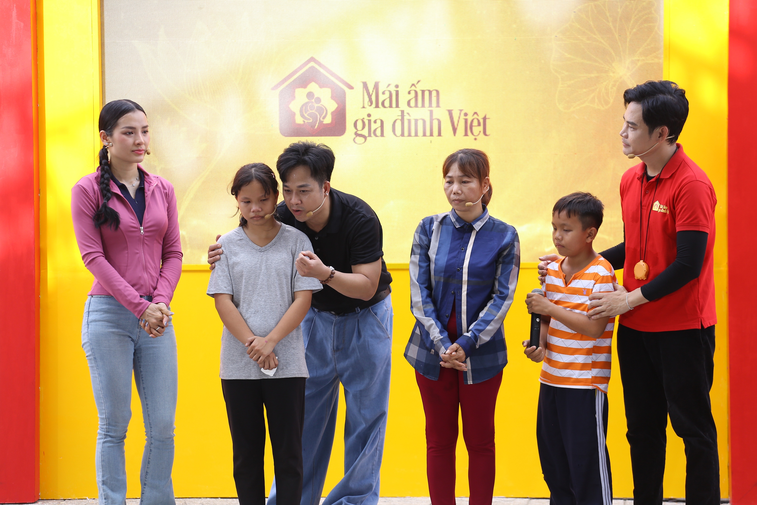 Lý do khiến Phương Trinh Jolie bật khóc nức nở trên truyền hình - Ảnh 1.