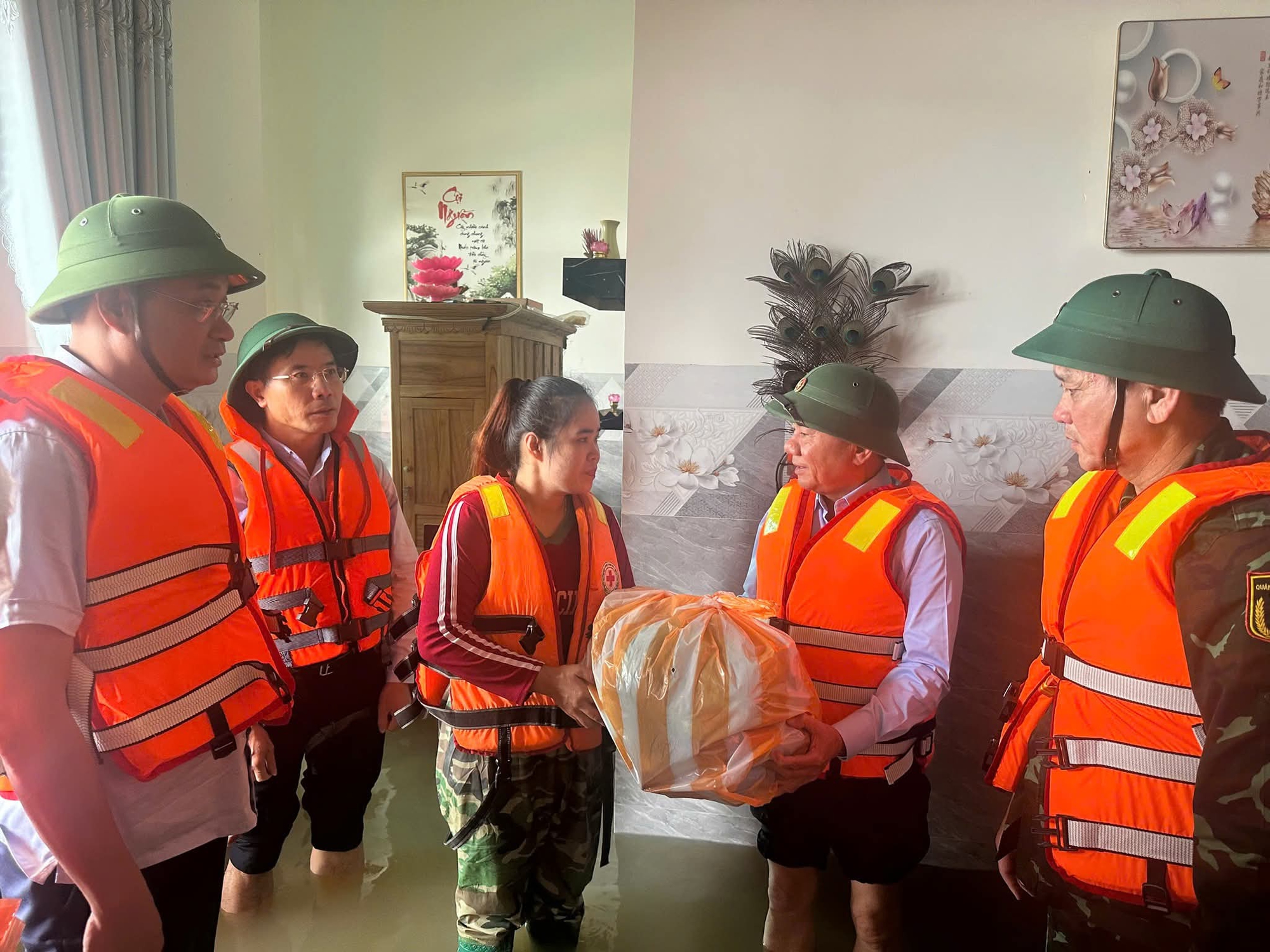 - Ảnh 2.  - Ảnh 2.