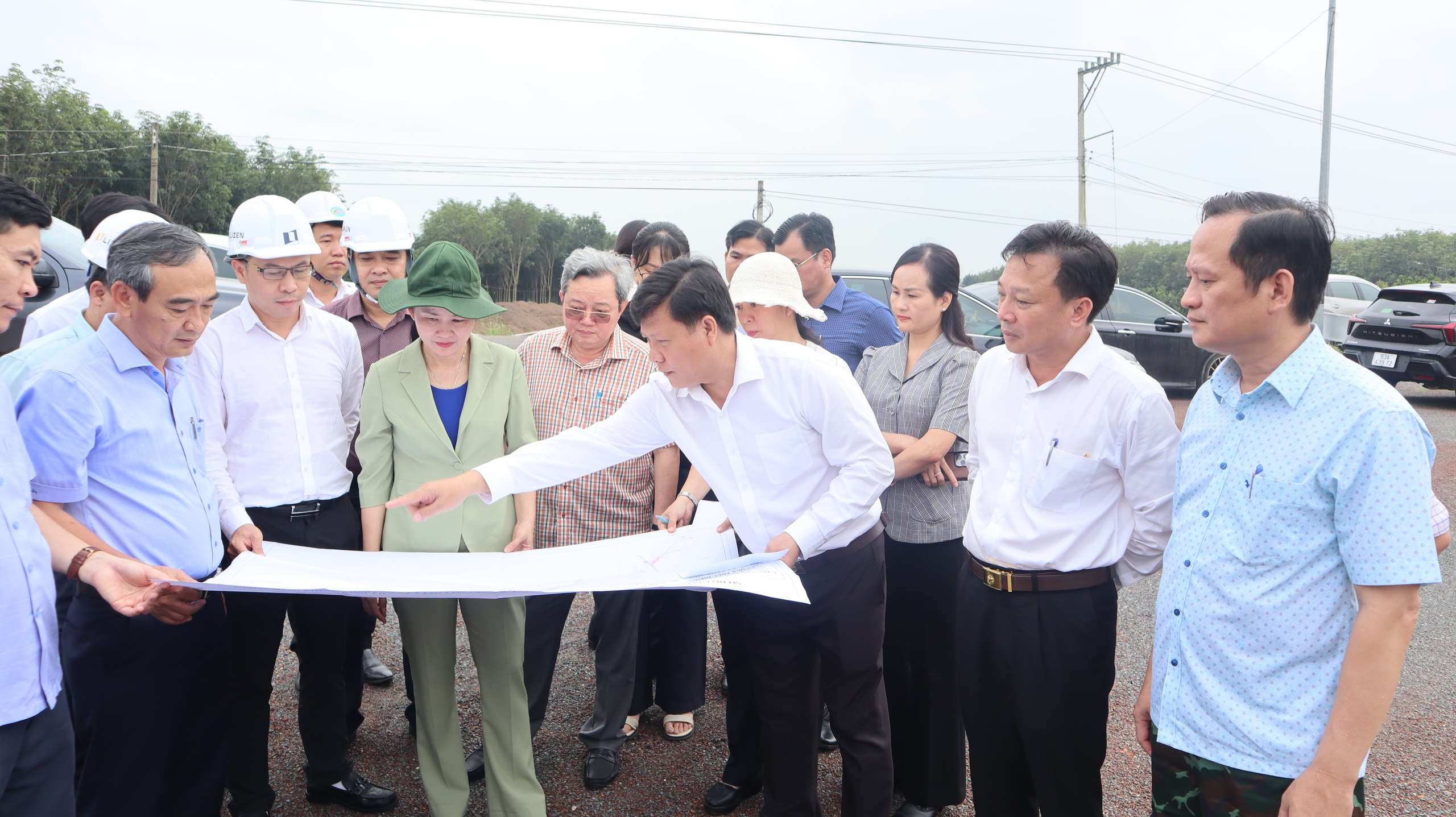 Phấn đấu đưa dự án cao tốc Gia Nghĩa - Chơn Thành về đích đúng kế hoạch - Ảnh 2.