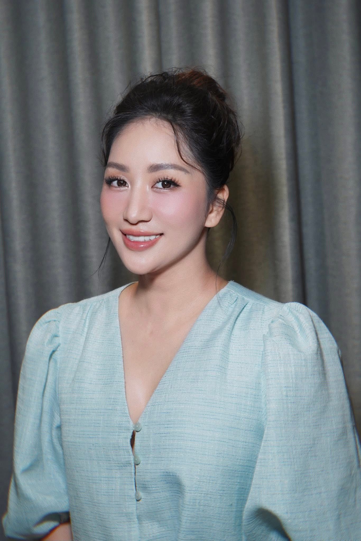 Khánh Thi 'lẻ bóng' dự sự kiện, khoe nhan sắc ở tuổi 43 - Ảnh 3.