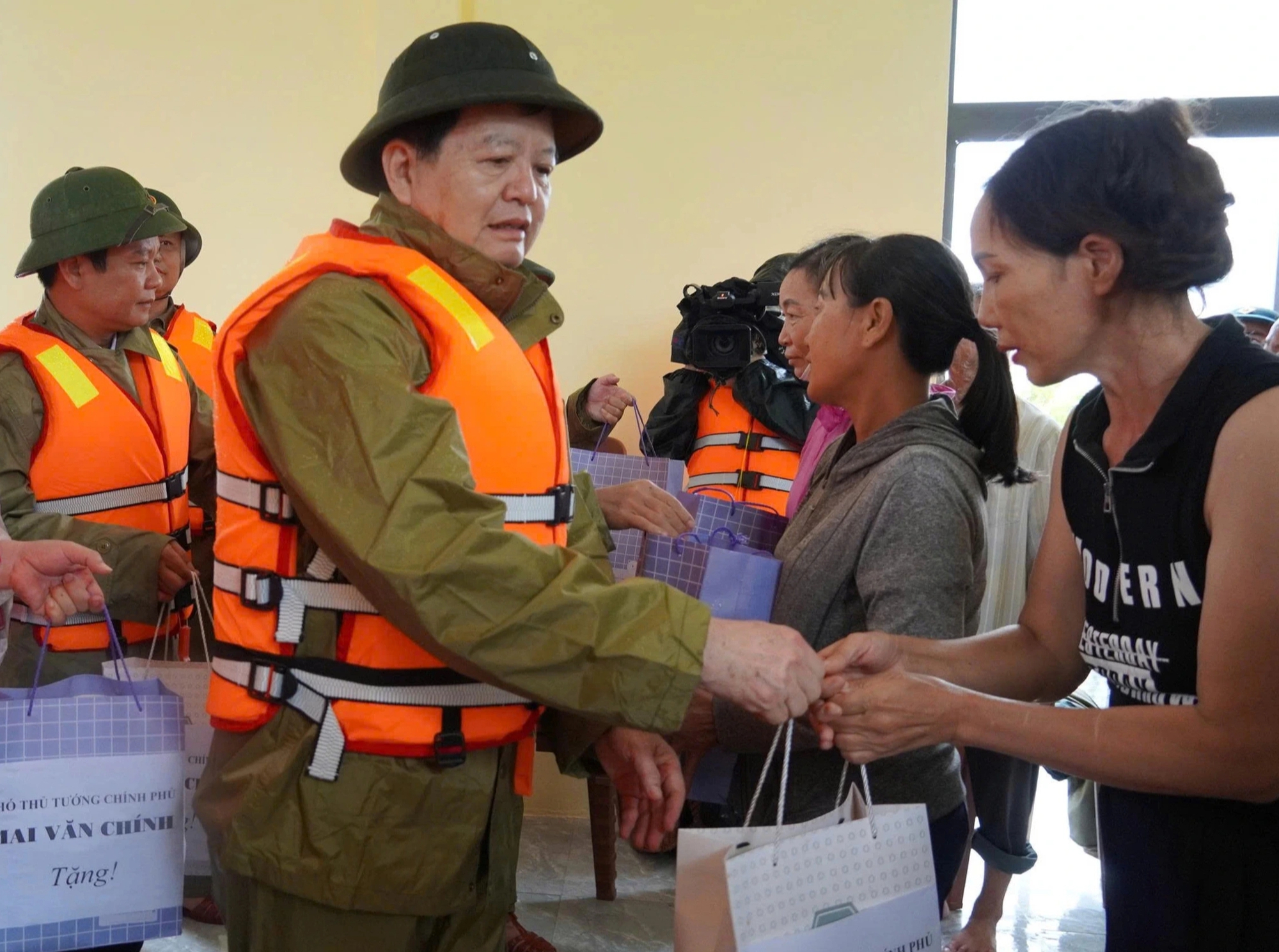 - Ảnh 3.  - Ảnh 3.