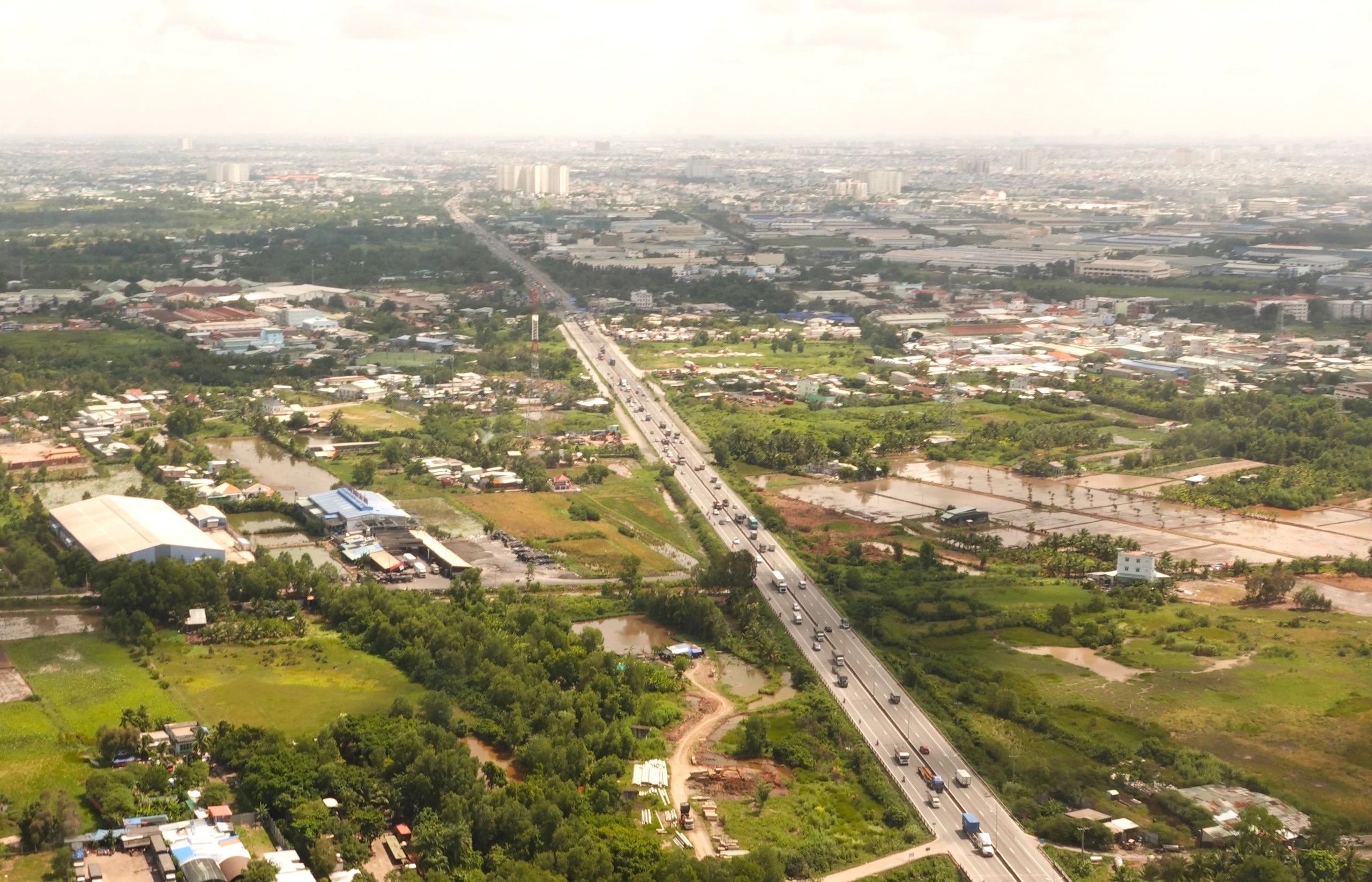 Nhiều dự án lớn ì ạch, TP.HCM ra 'tối hậu thư' giải ngân vốn đầu tư công - Ảnh 1.