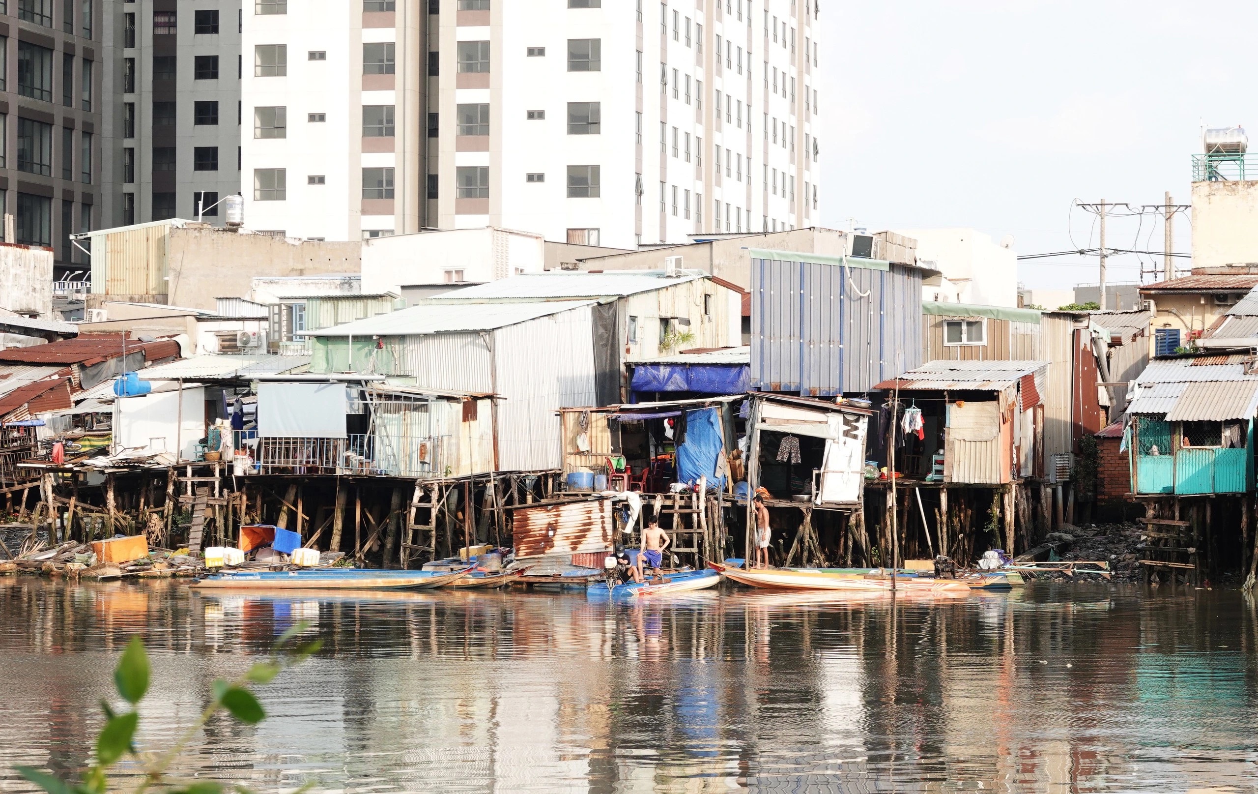 TP.HCM cập nhật tiến độ di dời và bồi thường nhà ven kênh - Ảnh 1. TP.HCM cập nhật tiến độ di dời và bồi thường nhà ven kênh - Ảnh 1.