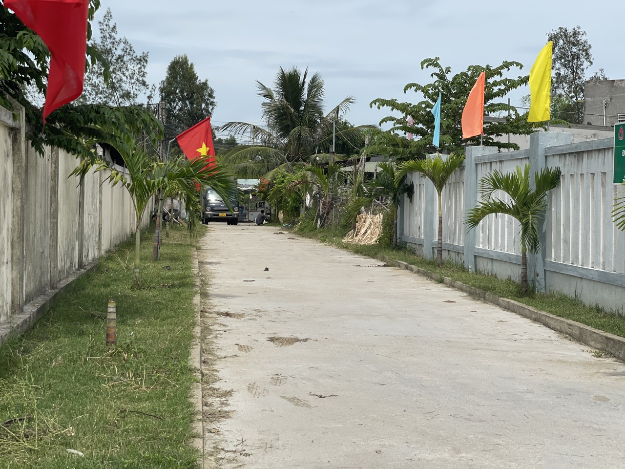 Chung dòng máu Lạc Hồng Giữa mưa lũ: Nghĩa cử cao đẹp của gia đình người bảo vệ - Ảnh 3. Chung dòng máu Lạc Hồng Giữa mưa lũ: Nghĩa cử cao đẹp của gia đình người bảo vệ - Ảnh 3.