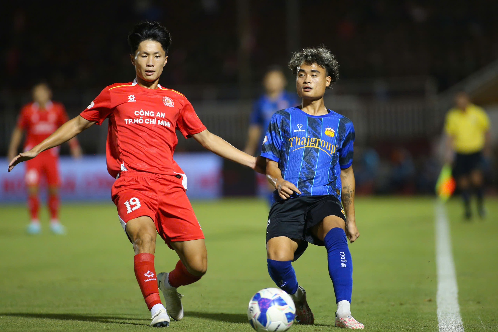 Lịch thi đấu V-League hôm nay: Cơ hội vàng cho HAGL quật khởi, Ninh Bình khẳng định vị thế
- Ảnh 1. Lịch thi đấu V-League hôm nay: Cơ hội vàng cho HAGL quật khởi, Ninh Bình khẳng định vị thế
- Ảnh 1.