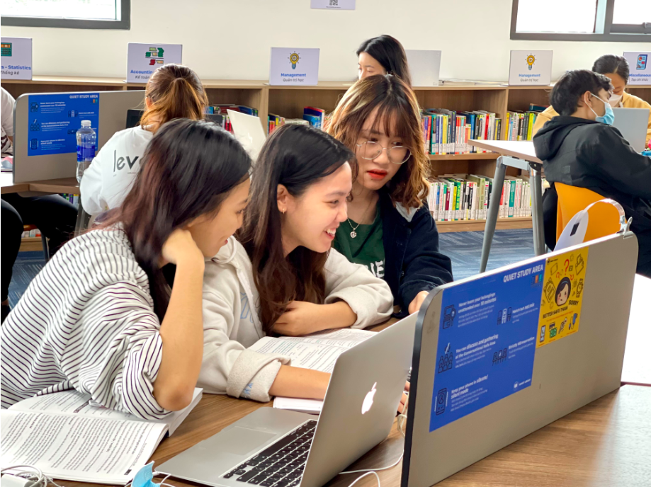 Một giảng viên đang 'gánh' bao nhiêu người học?- Ảnh 1.