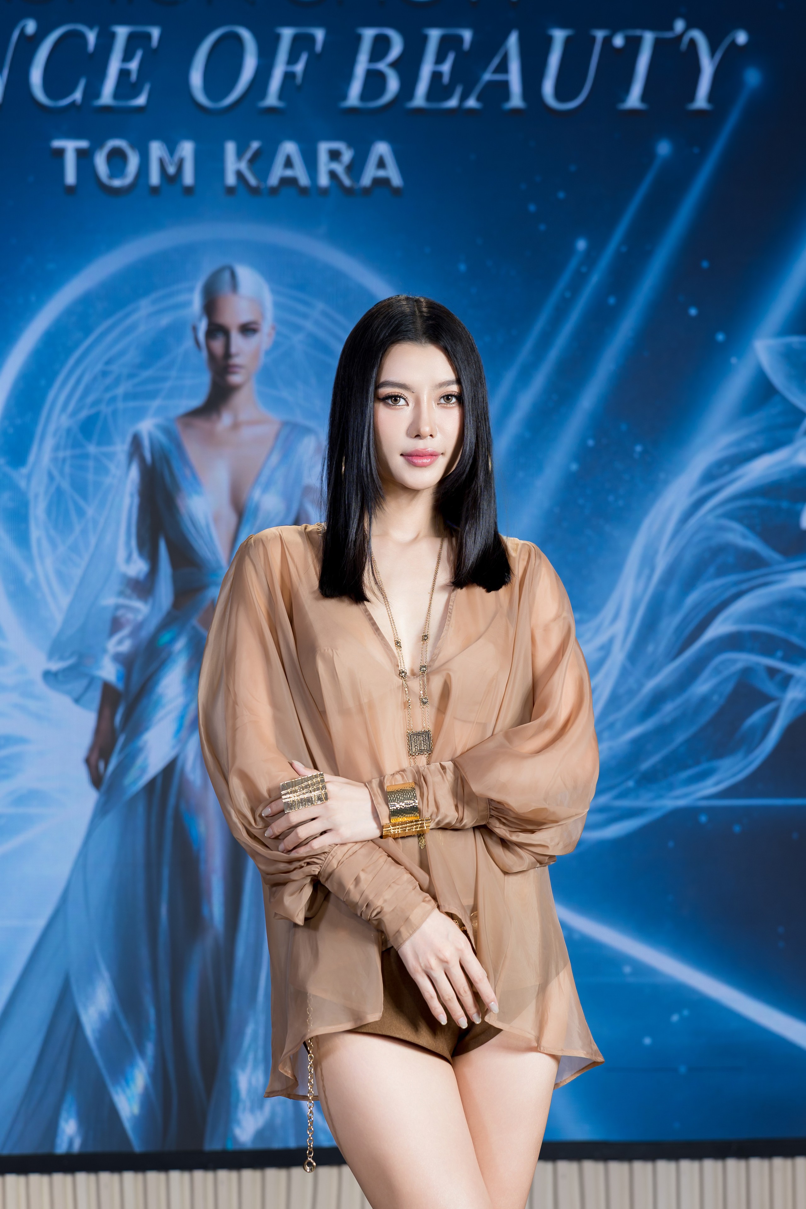 Sắc vóc của cô gái cao 1,79 sau 2 năm giành á hậu Miss Cosmo Vietnam - Ảnh 1.