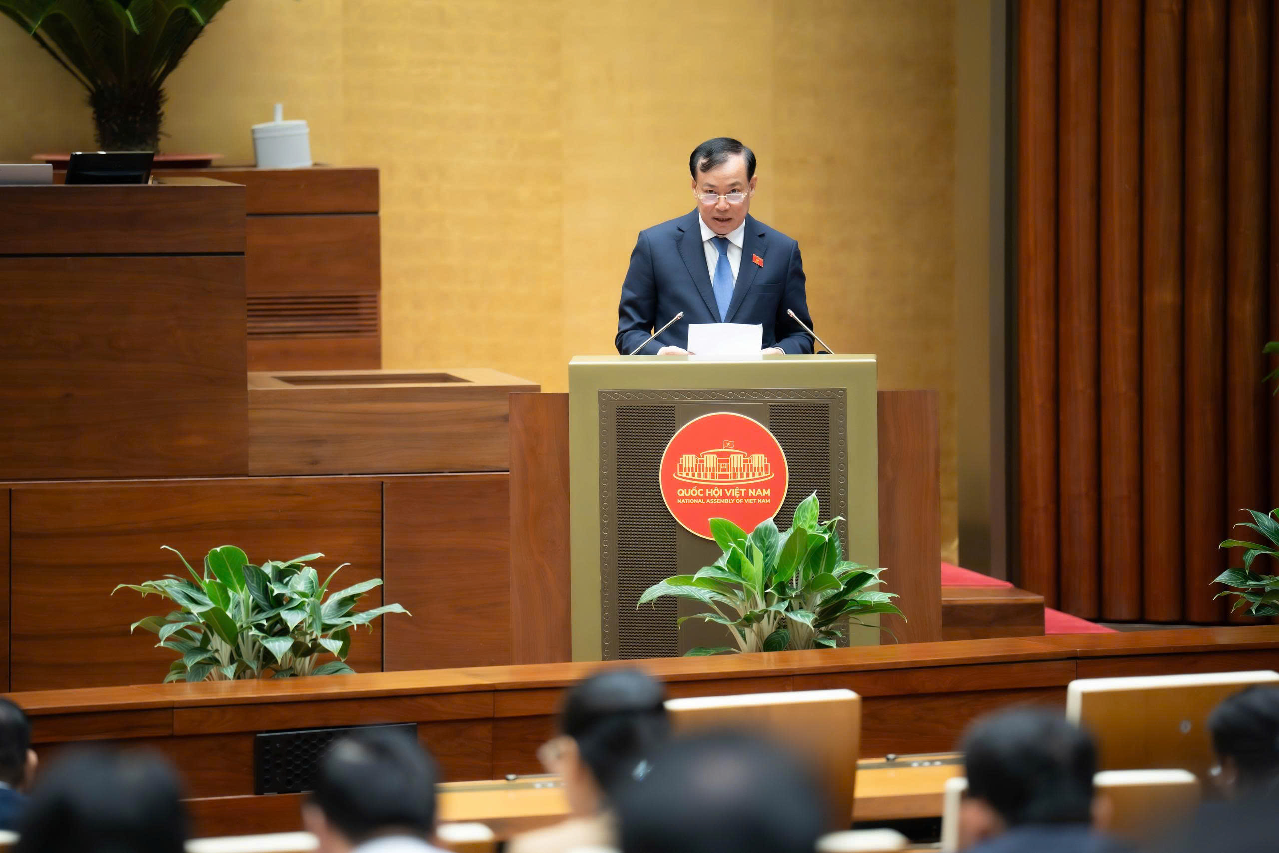 Đề nghị cấm dùng AI mô phỏng khuôn mặt người nổi tiếng để lừa đảo, bôi nhọ - Ảnh 1. Đề nghị cấm dùng AI mô phỏng khuôn mặt người nổi tiếng để lừa đảo, bôi nhọ - Ảnh 1.