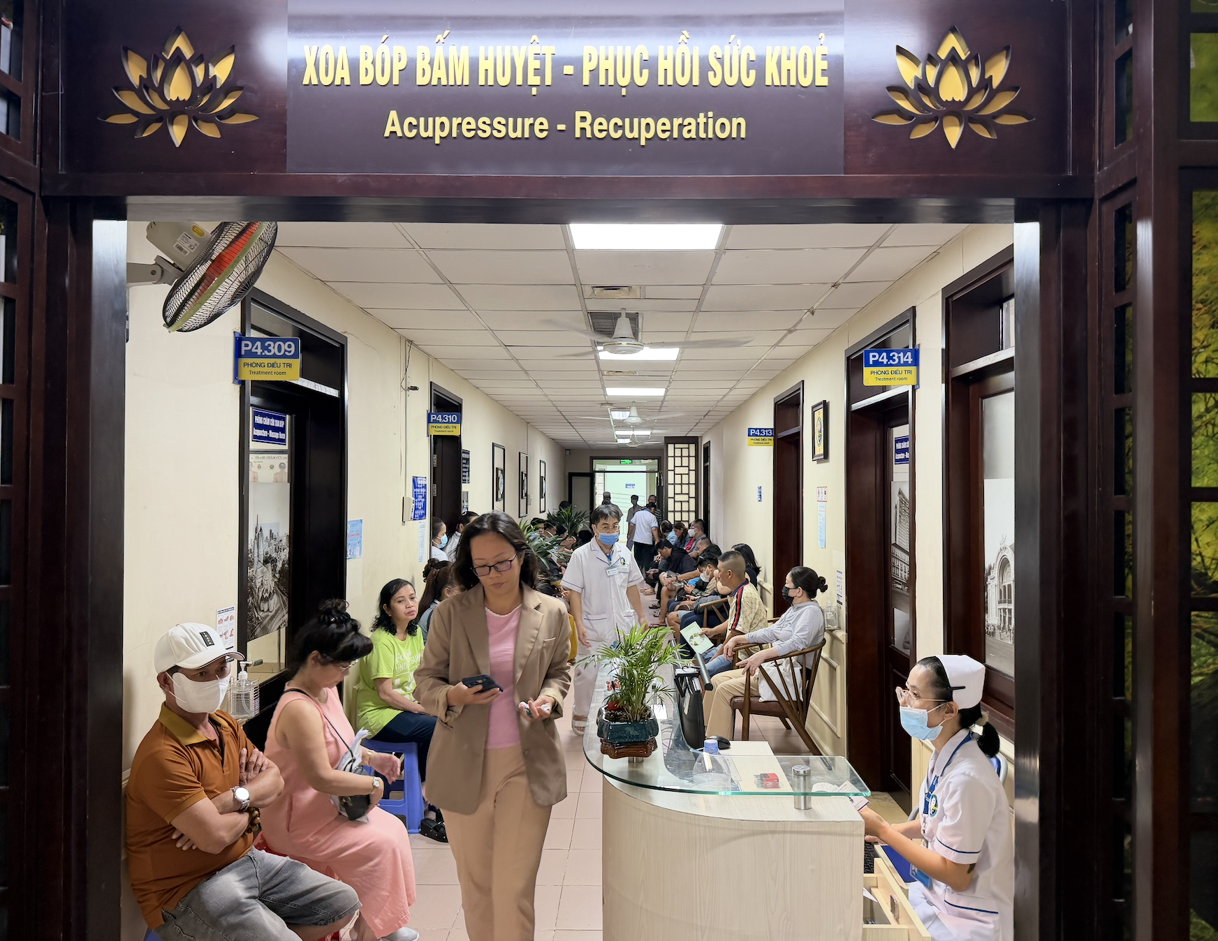 Kiều bào về nước khám bệnh kết hợp nghỉ dưỡng ngày một nhiều- Ảnh 3. Kiều bào về nước khám bệnh kết hợp nghỉ dưỡng ngày một nhiều- Ảnh 3.