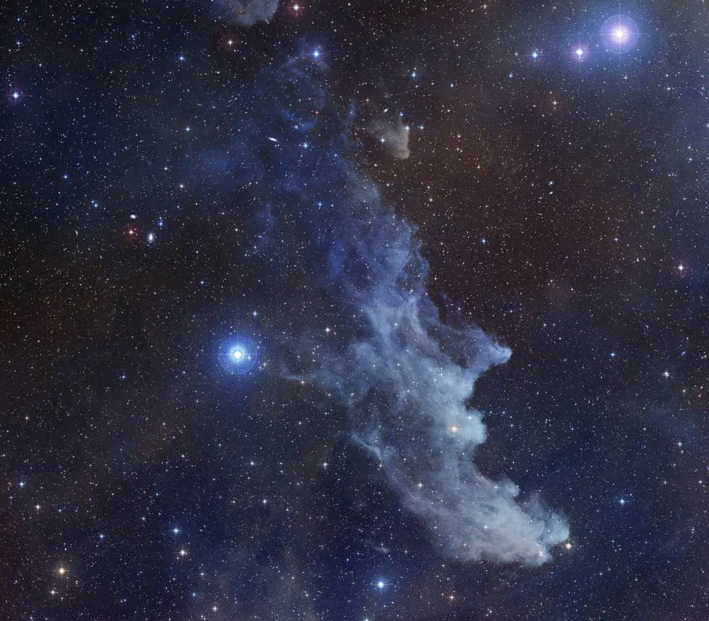 Đêm Halloween, khám phá tinh vân Đầu Phù Thủy ma quái trên bầu trời Việt Nam- Ảnh 1. Đêm Halloween, khám phá tinh vân Đầu Phù Thủy ma quái trên bầu trời Việt Nam- Ảnh 1.