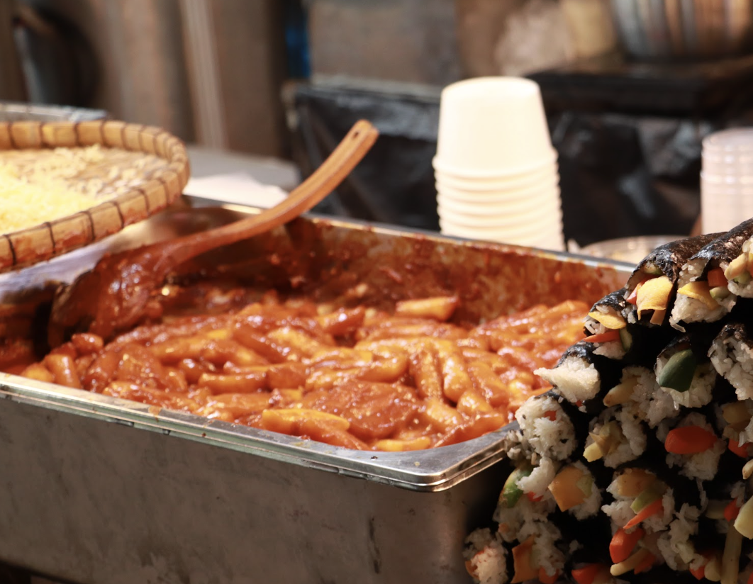 Ngày đầu lễ hội ẩm thực chay ở TP.HCM: Hấp dẫn hàng trăm món 'đẹp như tranh'- Ảnh 13. Ngày đầu lễ hội ẩm thực chay ở TP.HCM: Hấp dẫn hàng trăm món 'đẹp như tranh'- Ảnh 13.