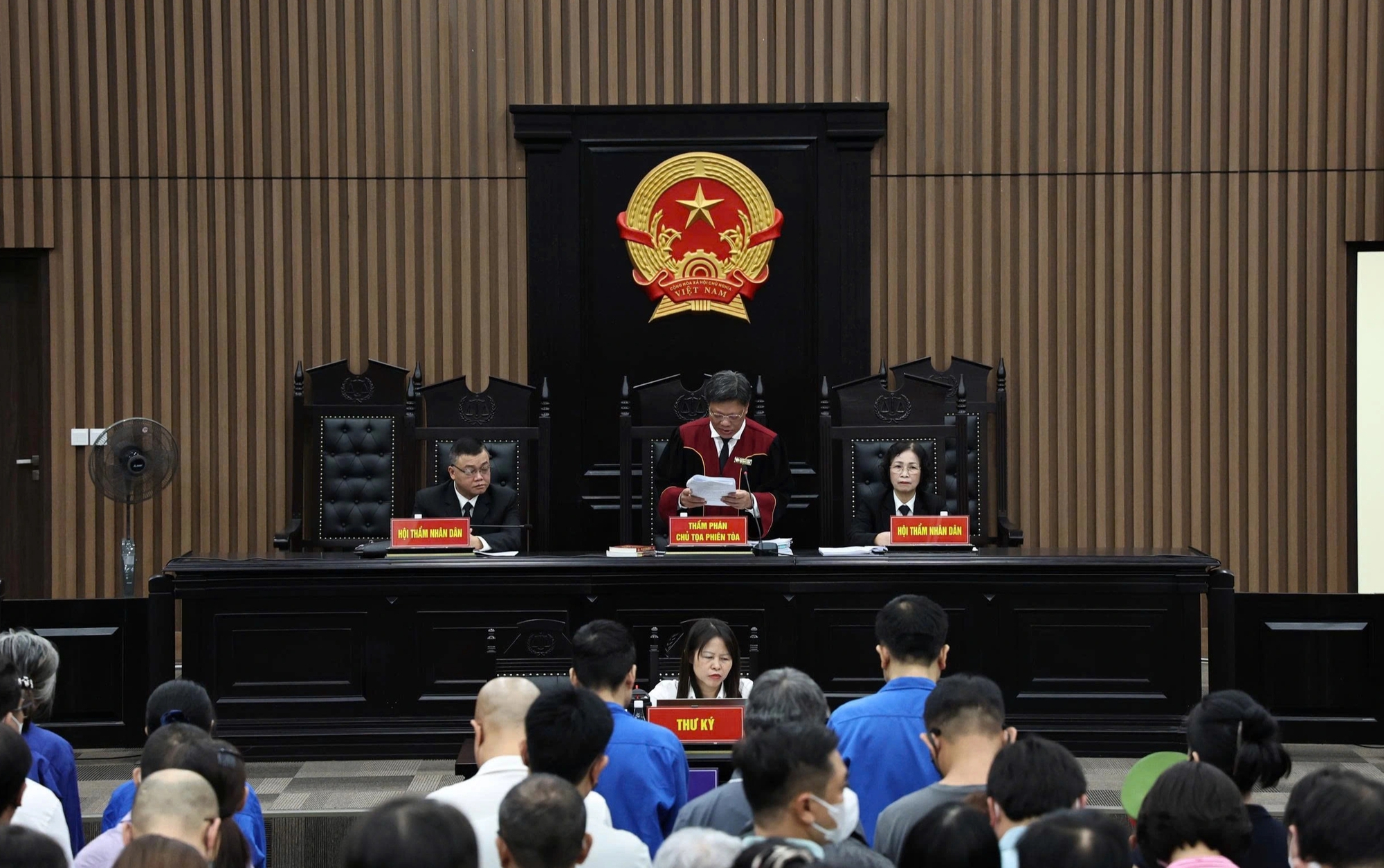 Vụ đánh bạc ở Pullman: Hiệu phó trường đại học sáng đi học, tối đi đánh bài - Ảnh 2.