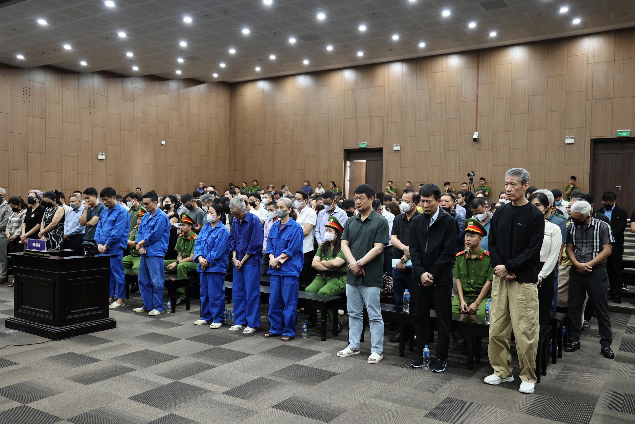 Vụ đánh bạc ở Pullman: Hiệu phó trường đại học sáng đi học, tối đi đánh bài - Ảnh 1.