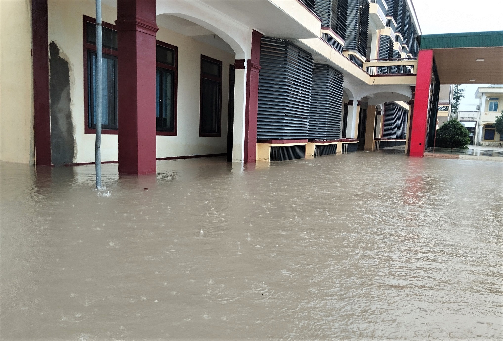 Hà Tĩnh: Mưa lớn gây ngập nhà dân- Ảnh 5. Hà Tĩnh: Mưa lớn gây ngập nhà dân- Ảnh 5.