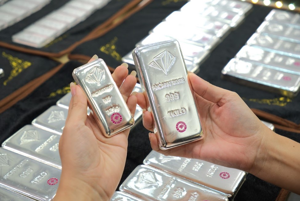 Người trẻ chuyển sang thích chơi... bạc- Ảnh 3. Người trẻ chuyển sang thích chơi... bạc- Ảnh 3.