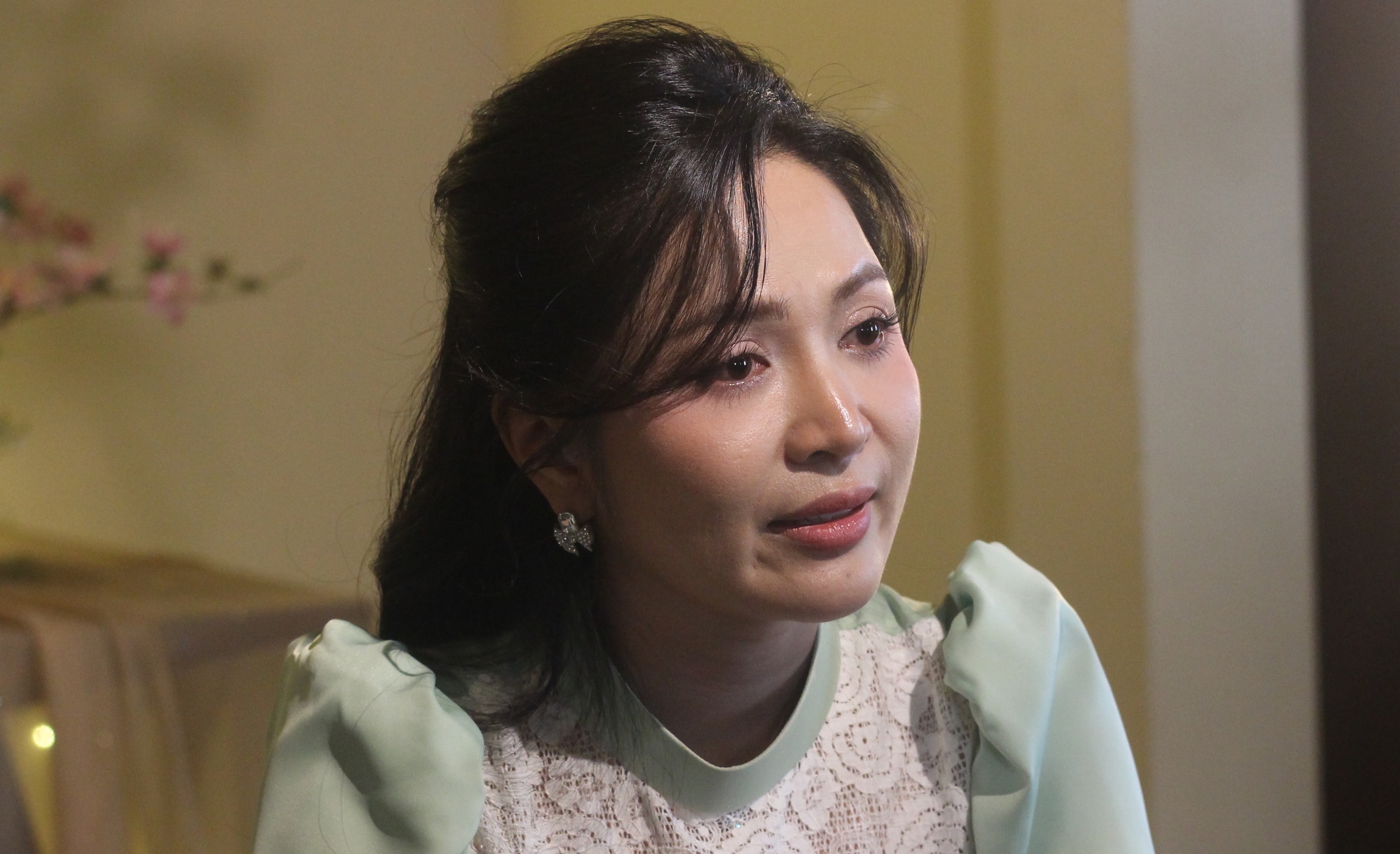 Duyên Quỳnh làm rõ tin đồn tình cảm với nhạc sĩ 'Viết tiếp câu chuyện hòa bình'- Ảnh 1. Duyên Quỳnh làm rõ tin đồn tình cảm với nhạc sĩ 'Viết tiếp câu chuyện hòa bình'- Ảnh 1.