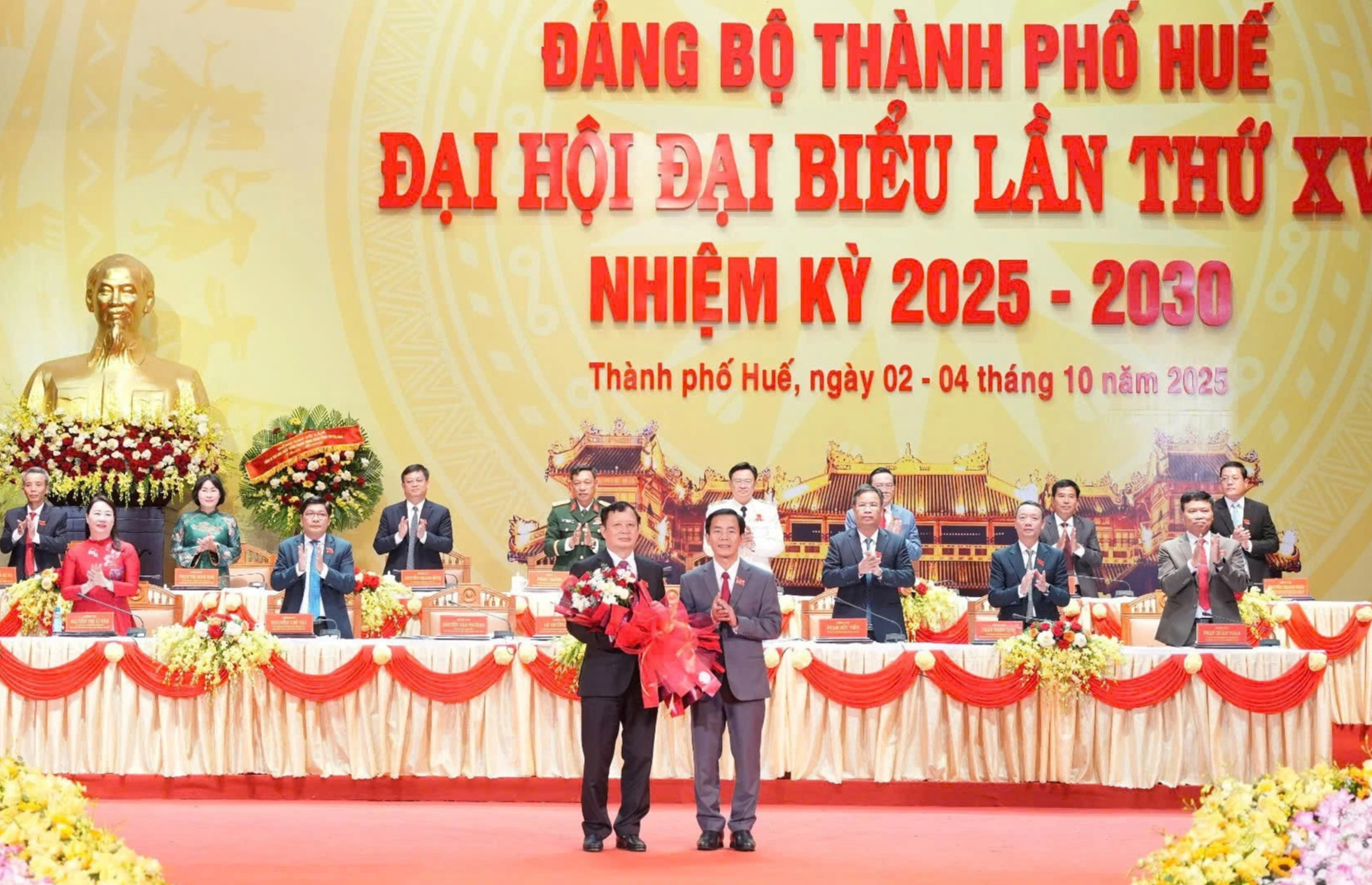 Bí thư Thành ủy Huế'Khâu yếu nhất của bộ máy là chất lượng cán bộ xã, phường' - Ảnh 3.