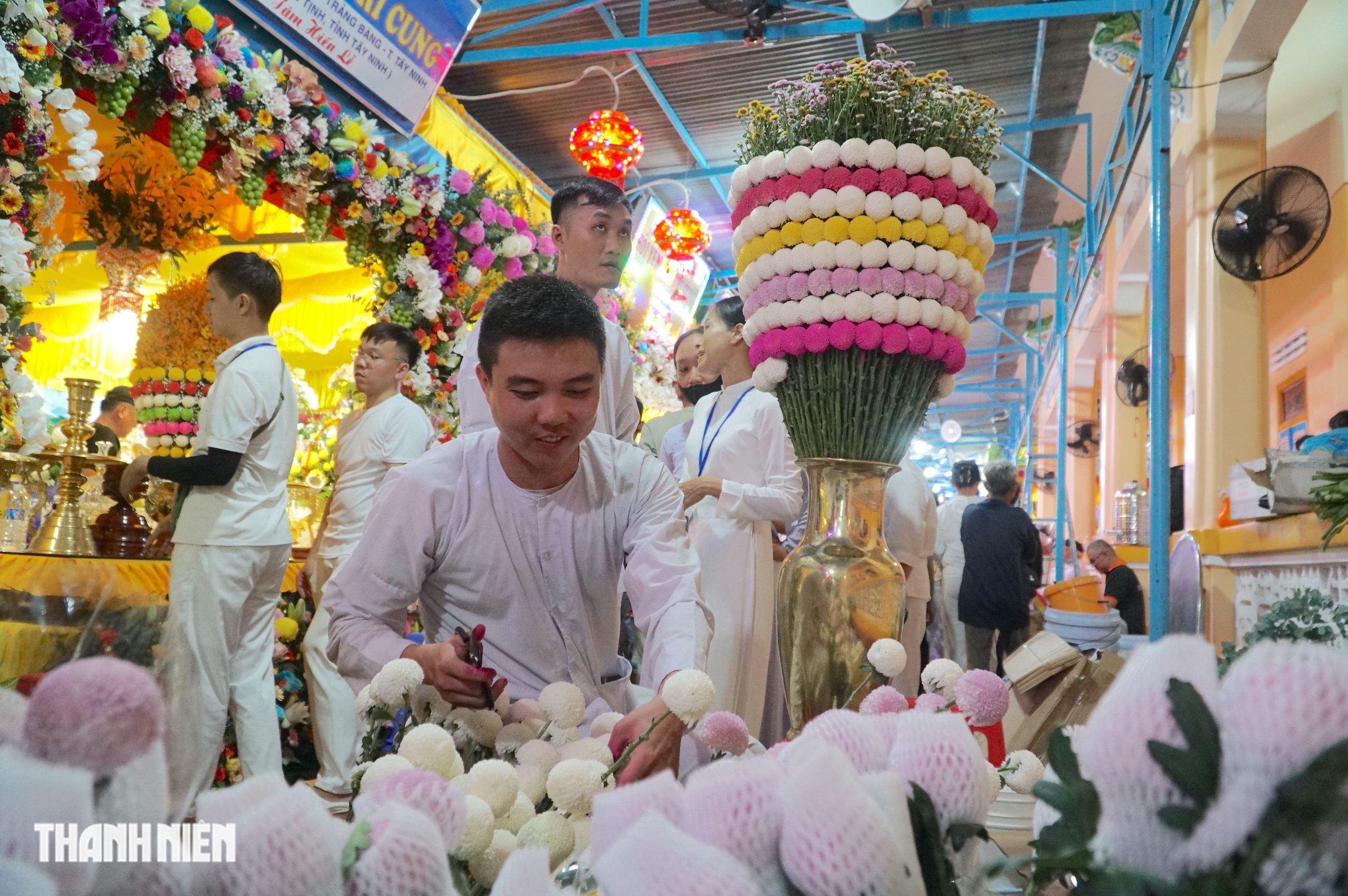 Đại lễ Hội yến Diêu Trì Cung 2025: Hàng trăm loại hoa, cây trái hội tụ - Ảnh 6.