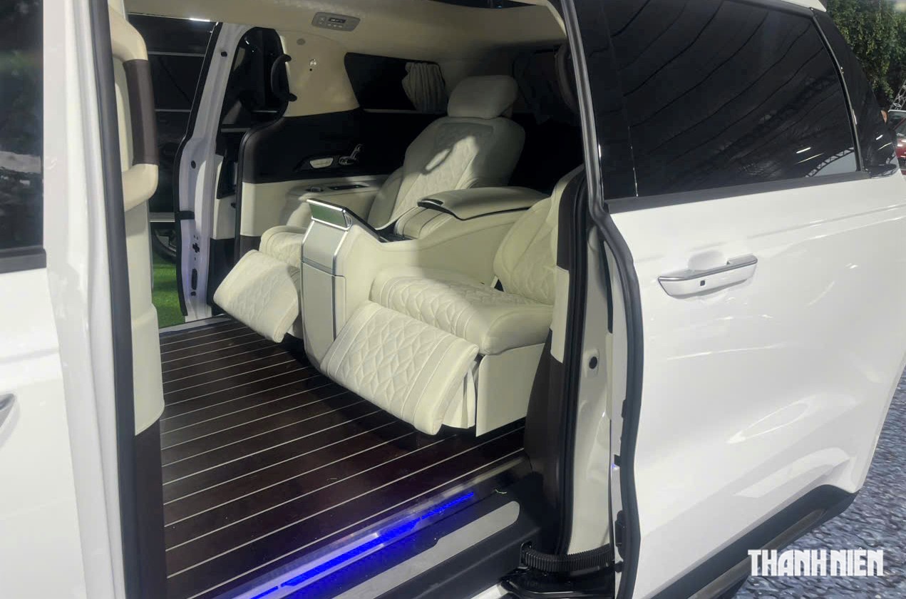 Kia Carnival 2025 thêm bản 'xe chủ tịch' 4 chỗ ngồi, có vách ngăn với khoang lái - Ảnh 10.