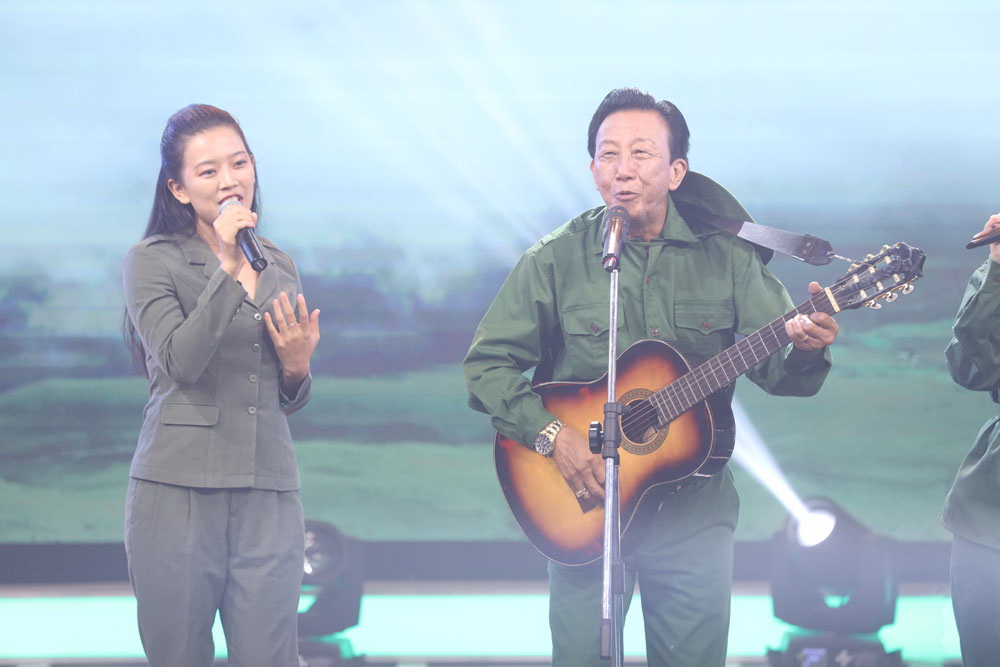 តន្ត្រីរបស់ ហៀន - តន្ត្រីនៃចំណង់ចំណូលចិត្ត - រូបថត ២. Âm nhạc Thế Hiển - âm nhạc của lòng nhiệt huyết- Ảnh 2.