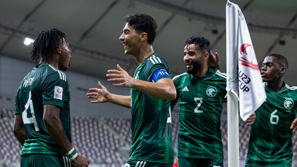 Van Khang ជាកីឡាករថ្លៃជាងគេនៅ U.23 វៀតណាម តើតារាអារ៉ាប៊ីសាអូឌីតវ័យក្មេងមានតម្លៃប៉ុន្មាន៖ កីឡាករ Kyrgyzstan ភ្ញាក់ផ្អើលដោយមិនដឹងខ្លួន - រូបថត ៣. Văn Khang đắt nhất U.23 Việt Nam, sao trẻ Ả Rập Xê Út giá bao nhiêu: Bất ngờ ẩn số Kyrgyzstan- Ảnh 3.