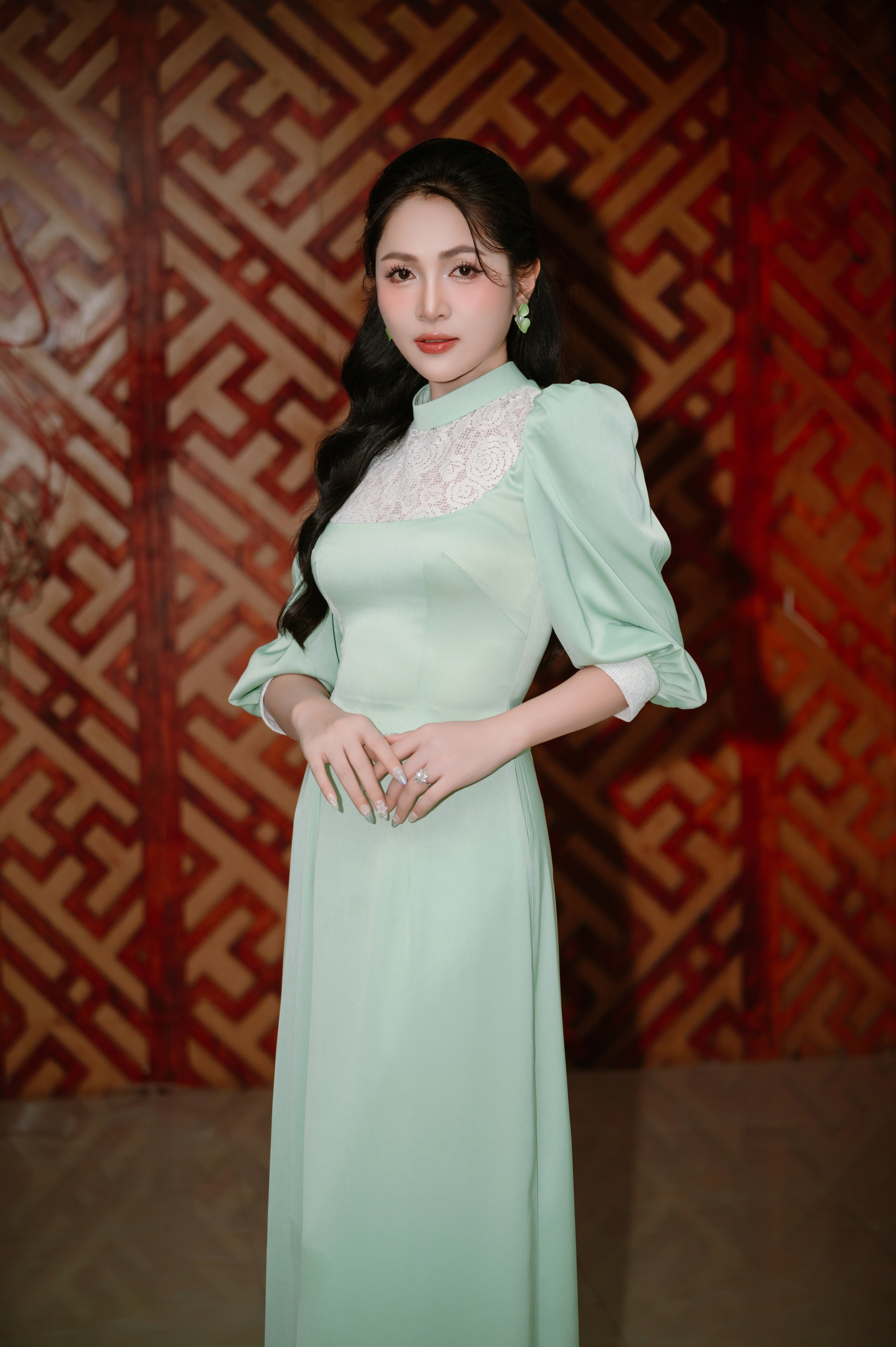 Duyên Quỳnh làm rõ tin đồn tình cảm với nhạc sĩ 'Viết tiếp câu chuyện hòa bình'- Ảnh 4. Duyên Quỳnh làm rõ tin đồn tình cảm với nhạc sĩ 'Viết tiếp câu chuyện hòa bình'- Ảnh 4.