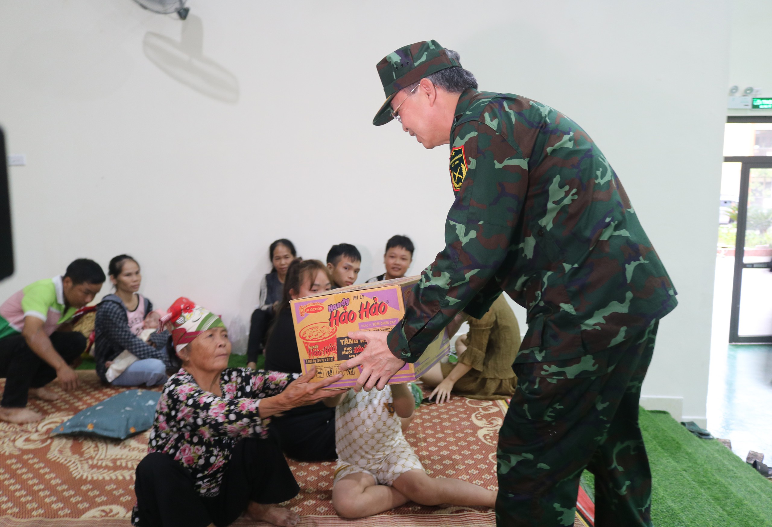 Quảng Ninh sơ tán gần 1.000 người tránh bão Matmo
- Ảnh 2.