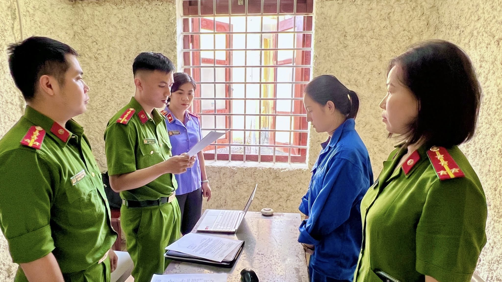 Bắt thêm một bị can trong vụ dựng hình tượng 'anh hùng' để xin từ thiện- Ảnh 2.