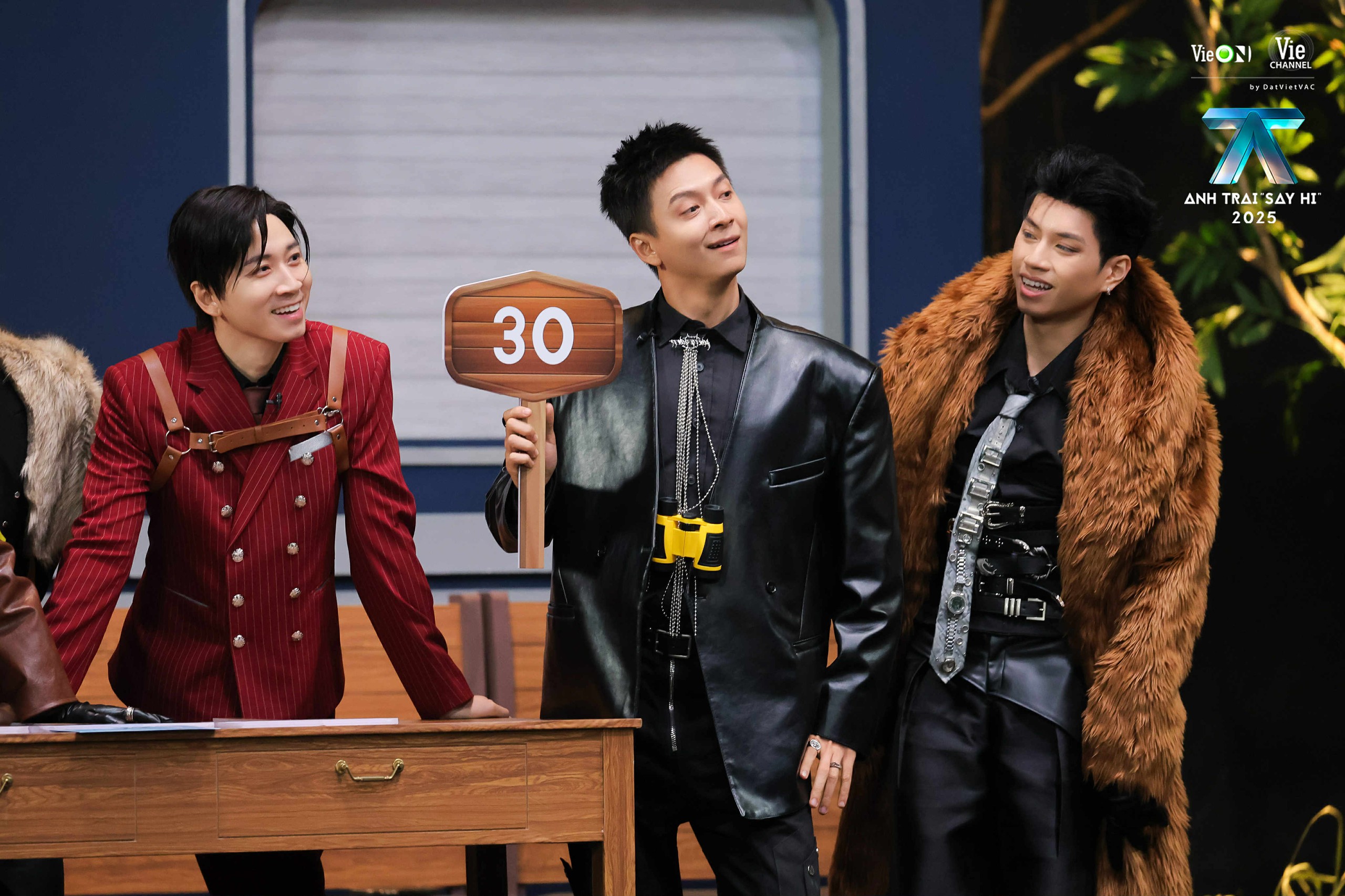 Karik ត្រូវបាន 'ឯកោ' បាននិយាយថាថ្ងៃដ៏សោកសៅបំផុតគឺនៅពេលដែលគាត់បានចូលរួមក្នុង 'Anh trai say hi' - រូបថត 2 ។ Karik bị 'cô lập', nói ngày buồn nhất là khi tham gia 'Anh trai say hi'- Ảnh 2.